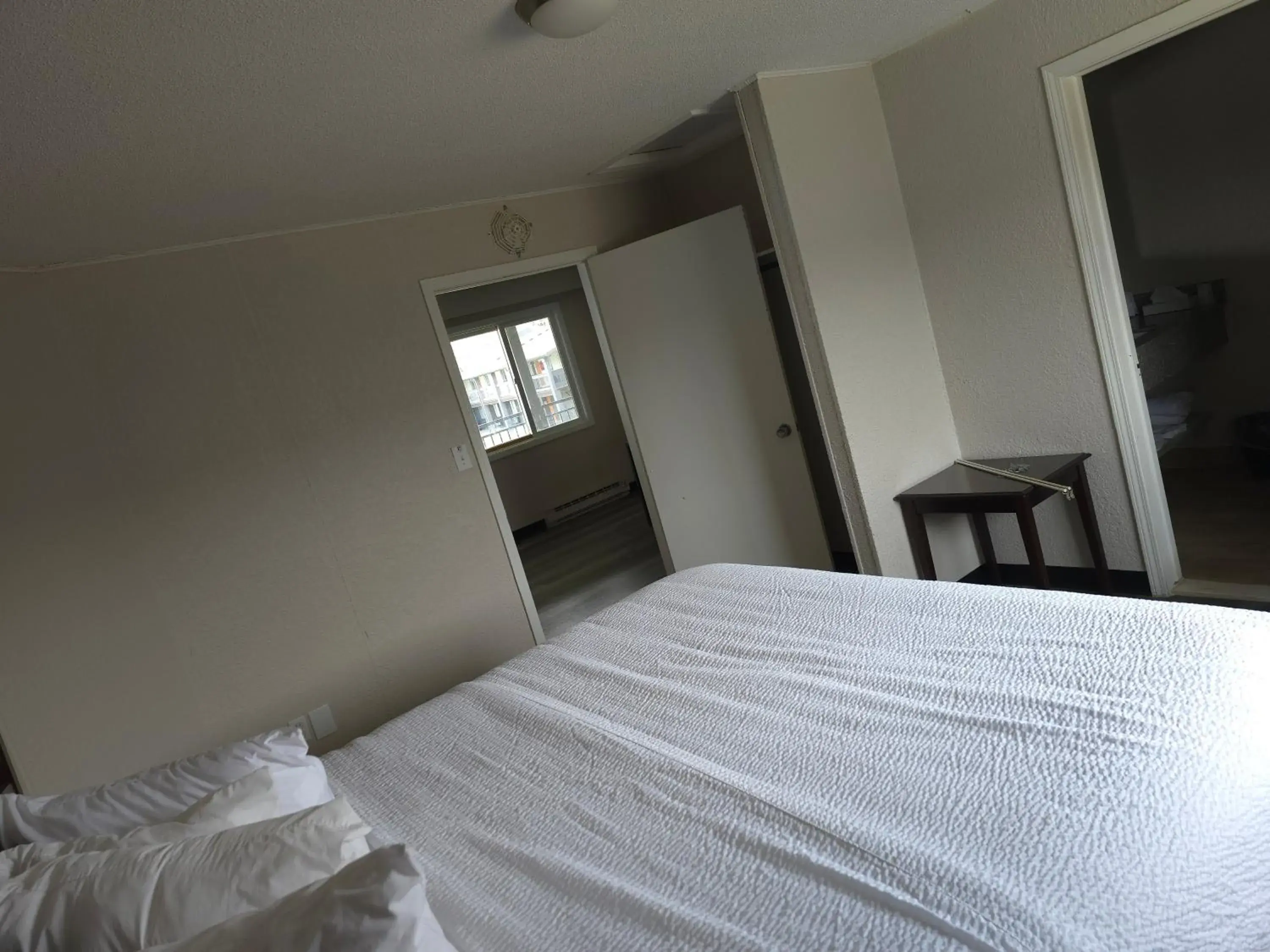 One-Bedroom Edison King Suite - Non-Smoking in Days Inn and Suites by Wyndham Port Huron One-Bedroom Edison King Suite - Non-Smoking in Days Inn and Suites by Wyndham Port Huron