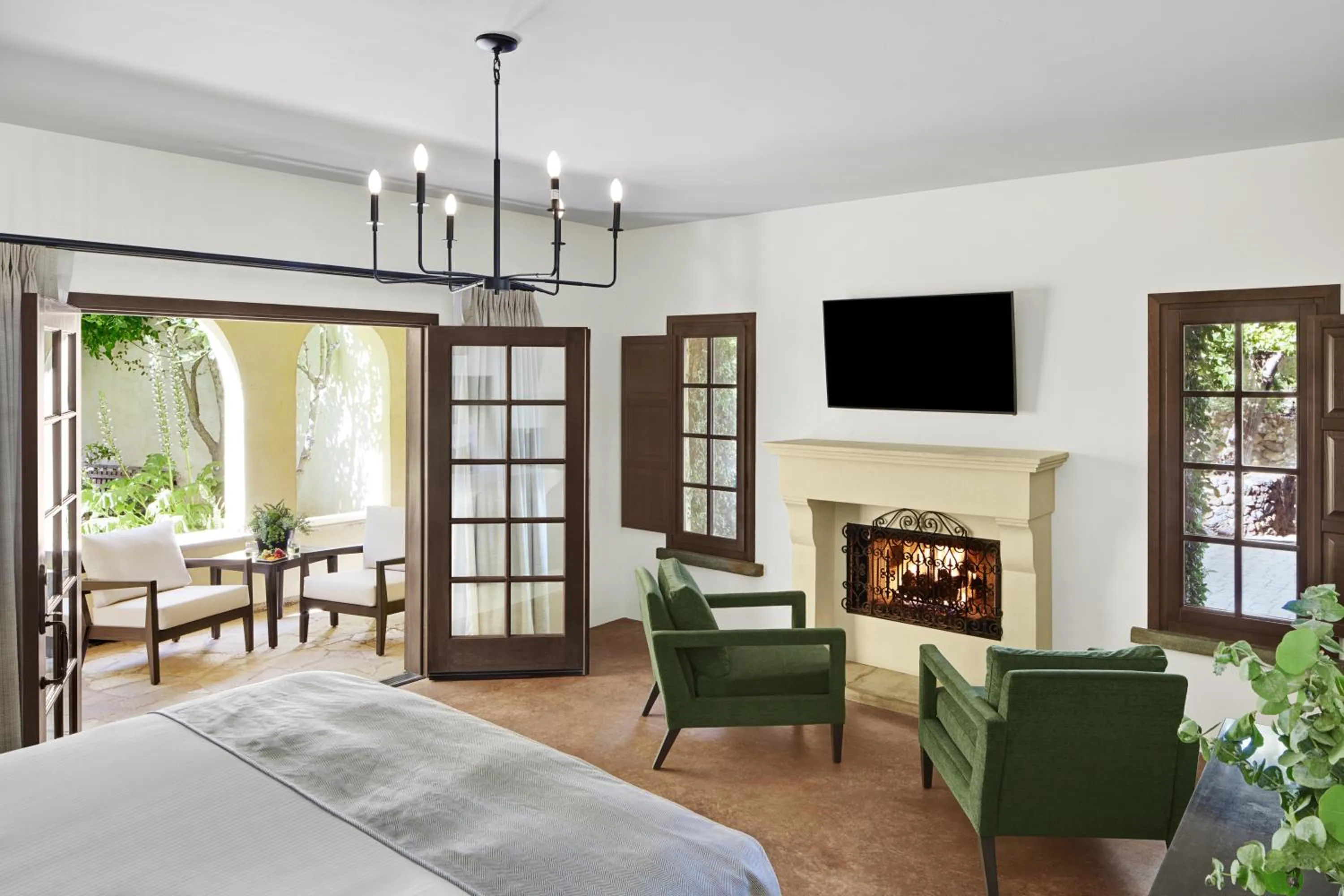 Bedroom, Bed in Kenwood Inn & Spa