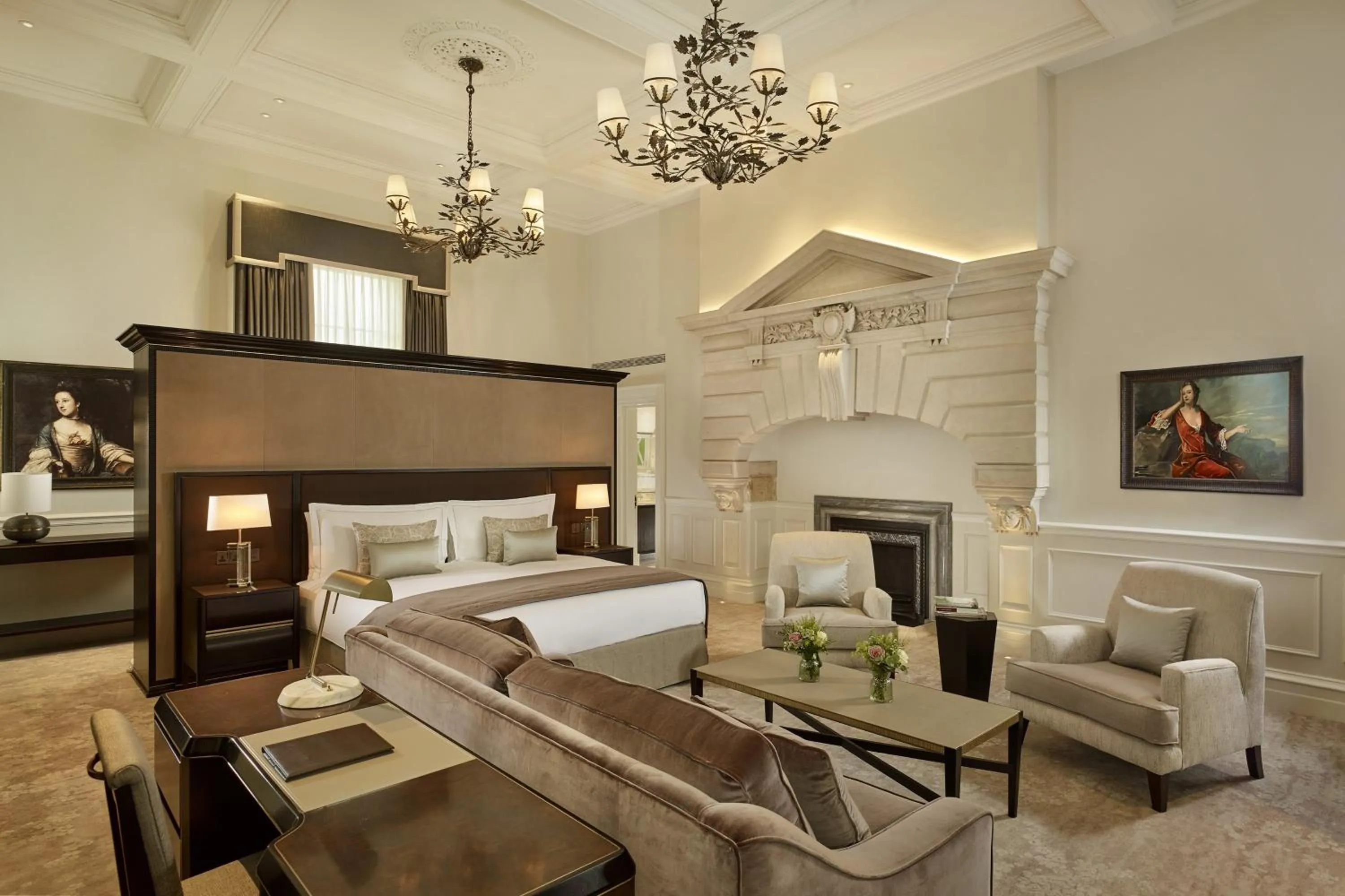Photo of the whole room, Bed in The Langley, a Luxury Collection Hotel, Buckinghamshire