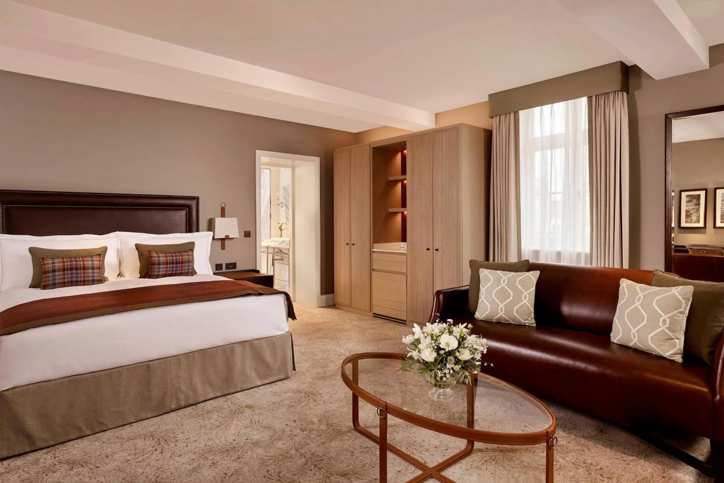 Photo of the whole room, Bed in The Langley, a Luxury Collection Hotel, Buckinghamshire