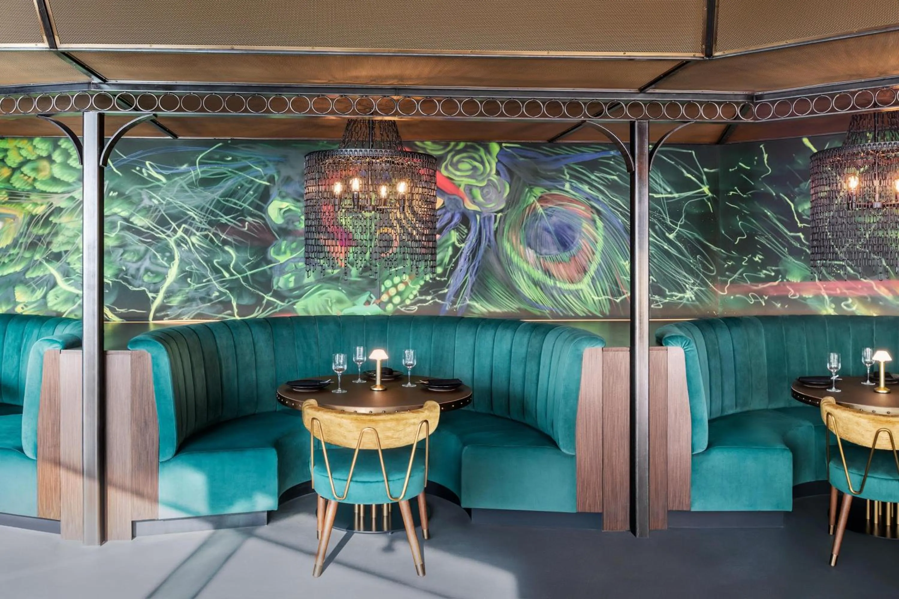 Restaurant/places to eat in W Dubai - The Palm