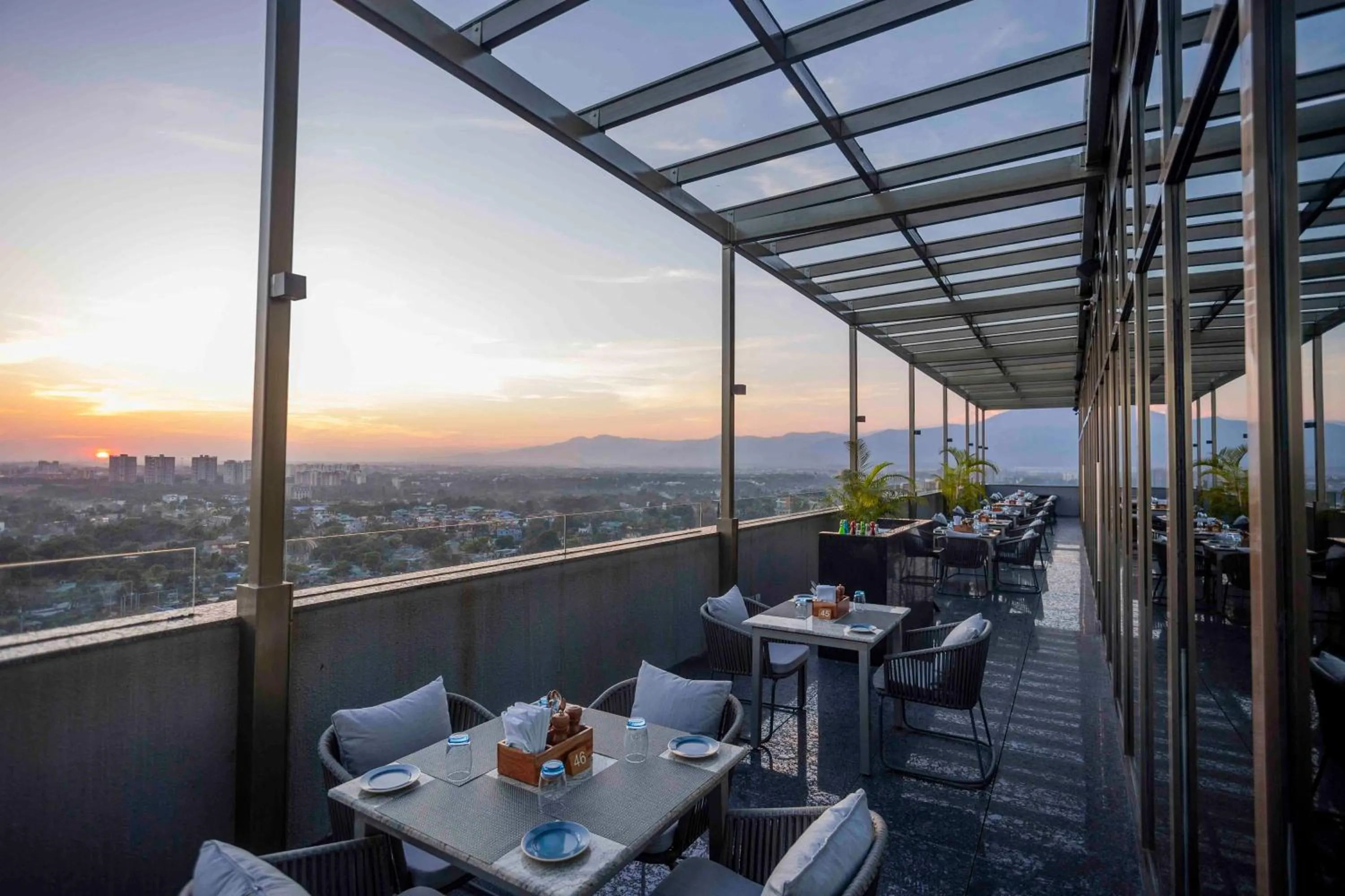 Restaurant/places to eat in Courtyard by Marriott Siliguri