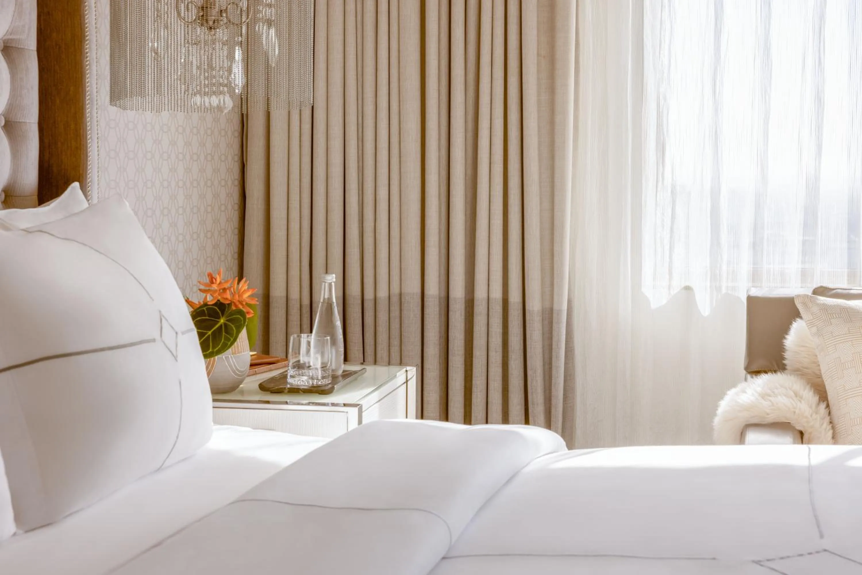 Bed in Huntley Santa Monica Beach