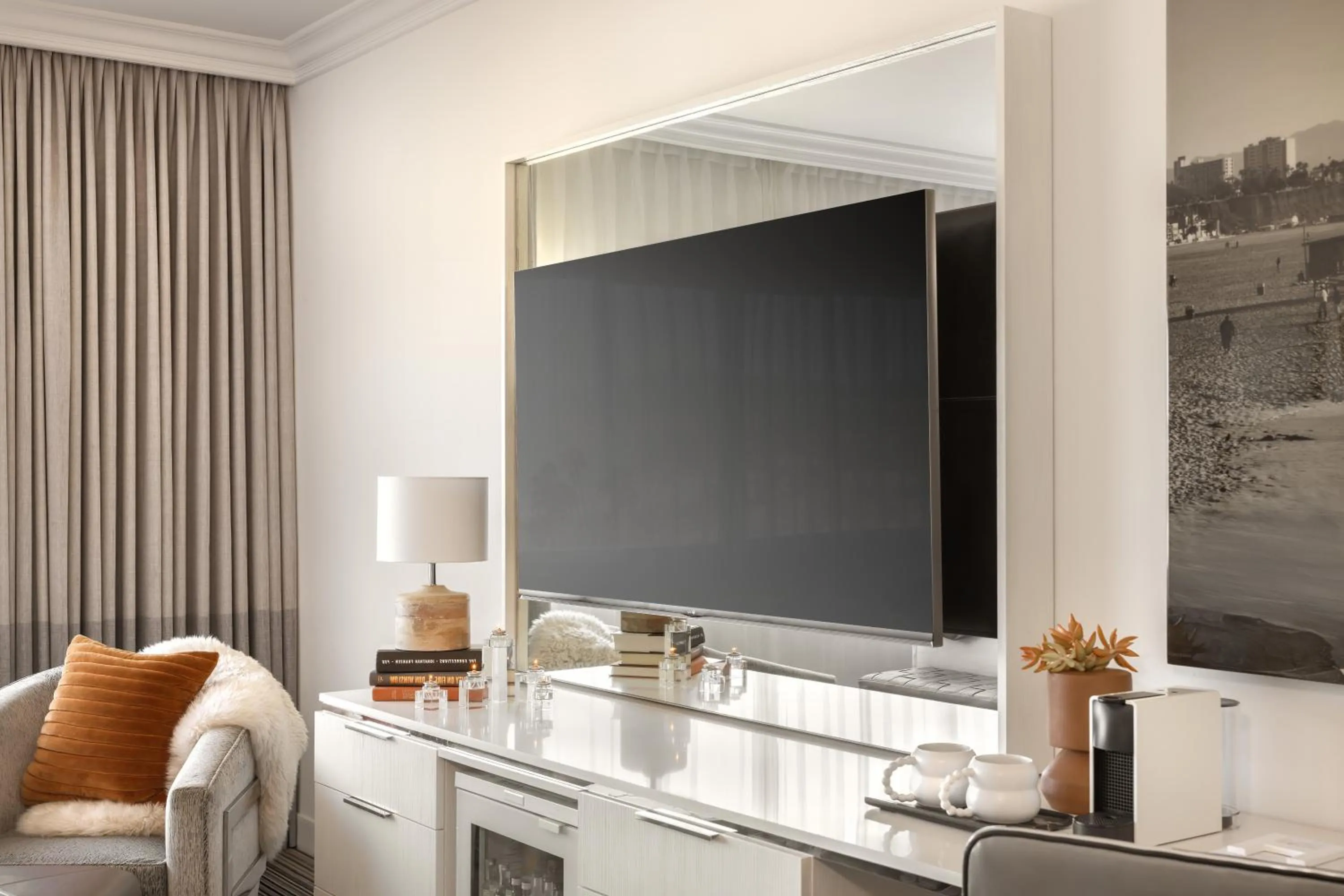 TV and multimedia in Huntley Santa Monica Beach