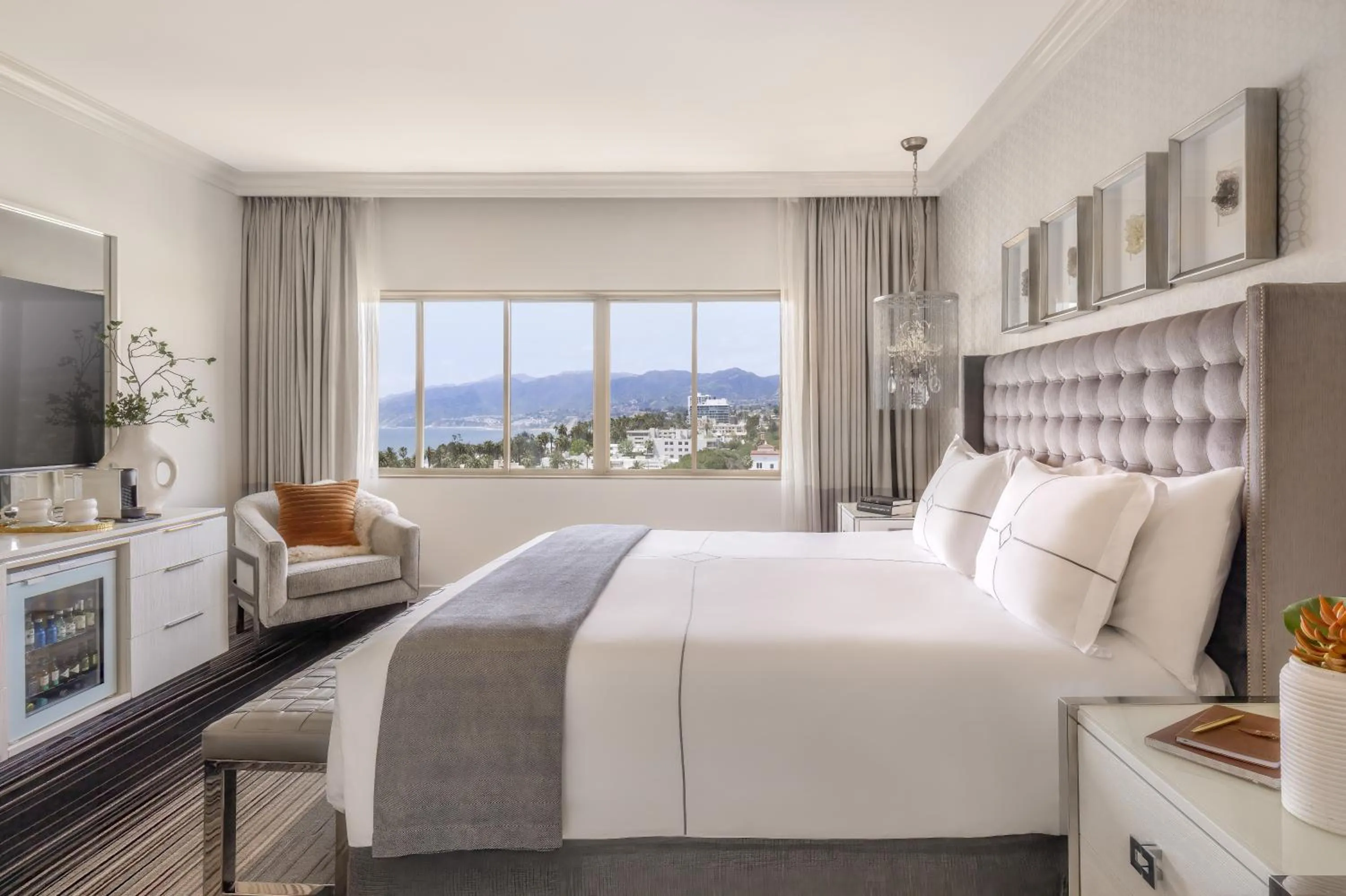 Bed in Huntley Santa Monica Beach