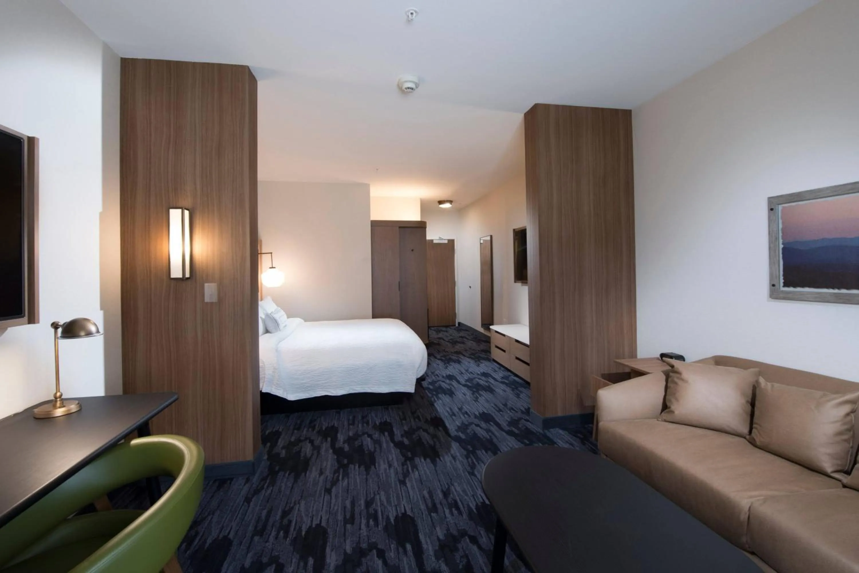 Living room, Bed in Fairfield Inn & Suites by Marriott Oklahoma City El Reno