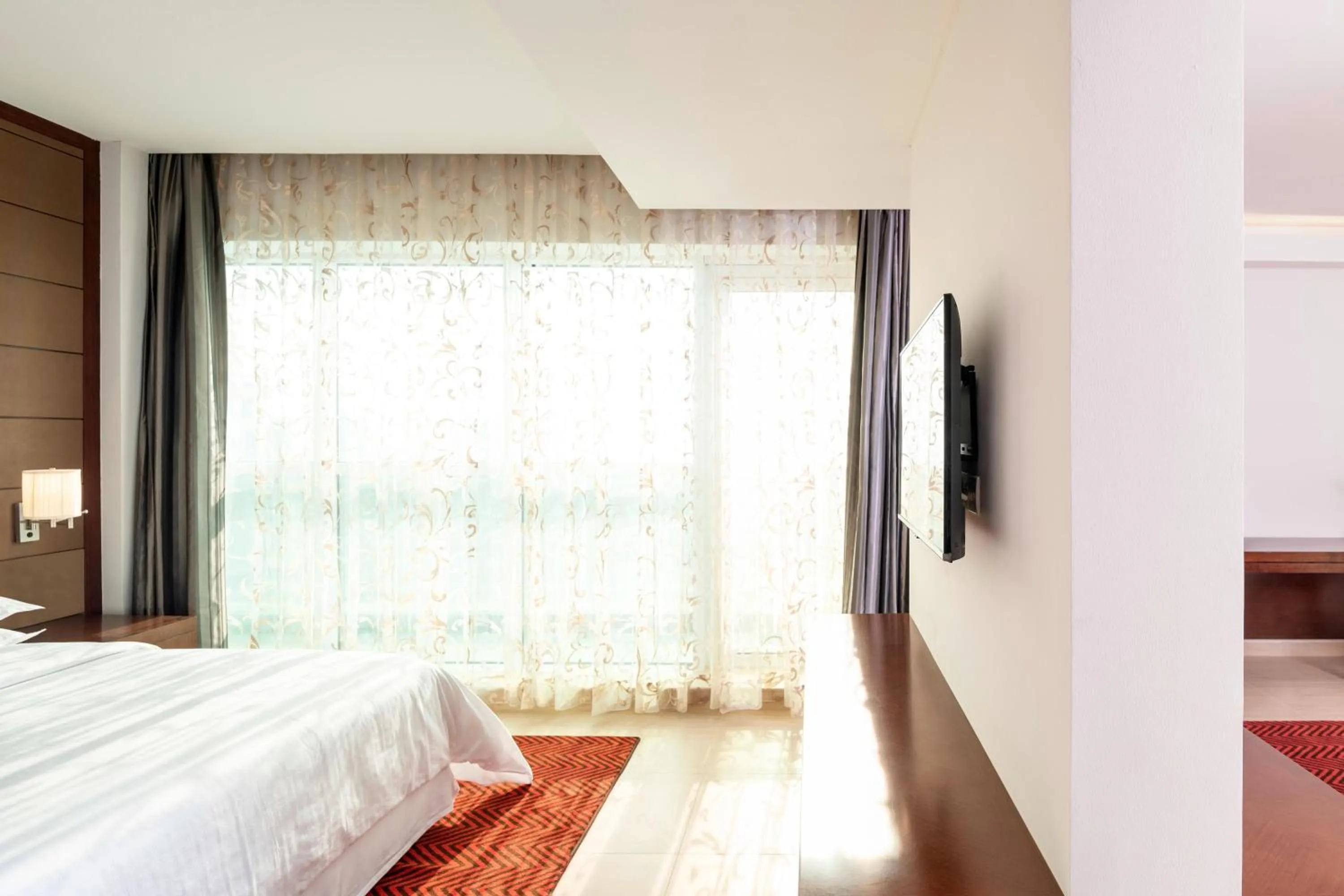 Bedroom, Bed in Four Points by Sheraton Sharjah