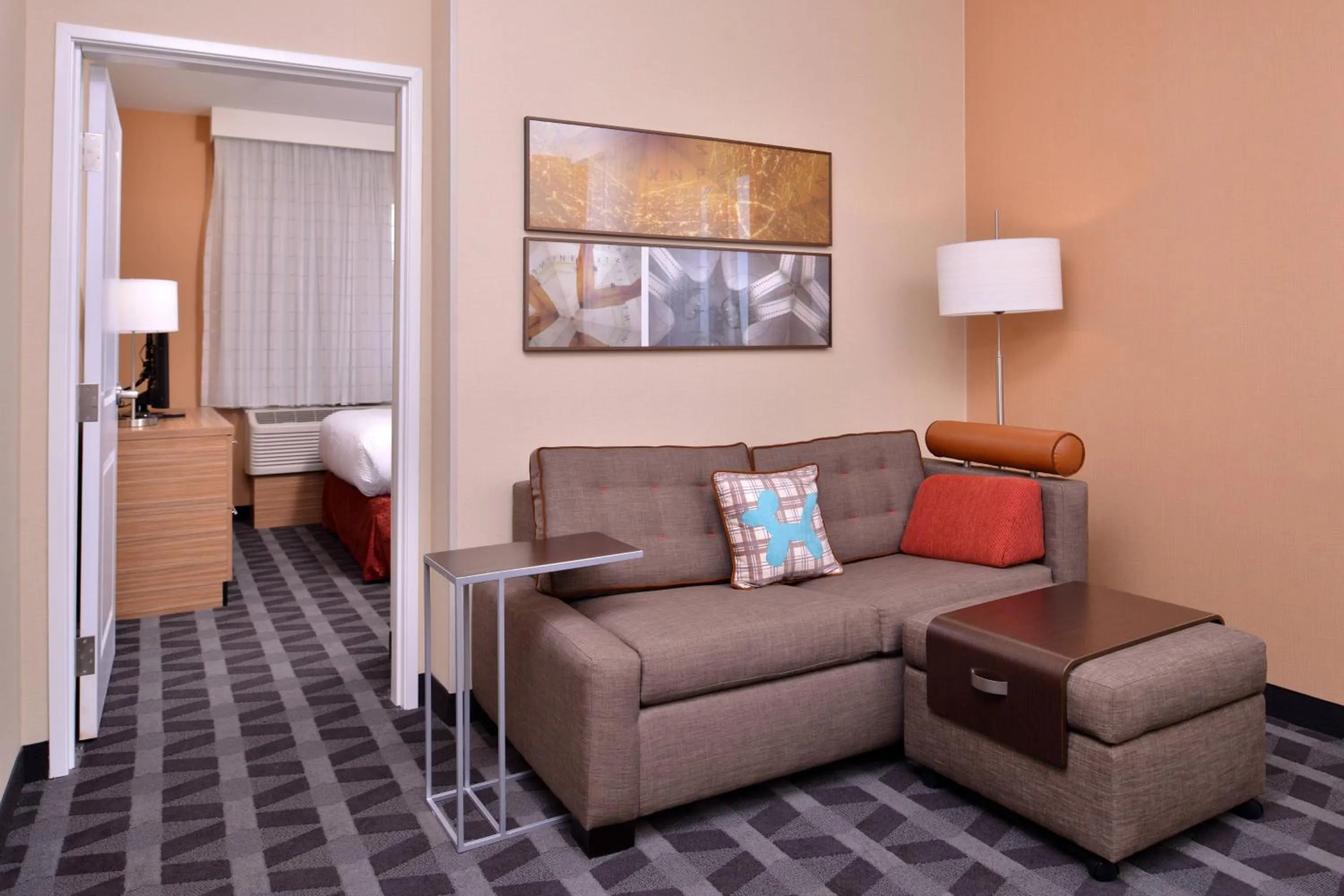 Living room in TownePlace Suites by Marriott St. Louis Chesterfield