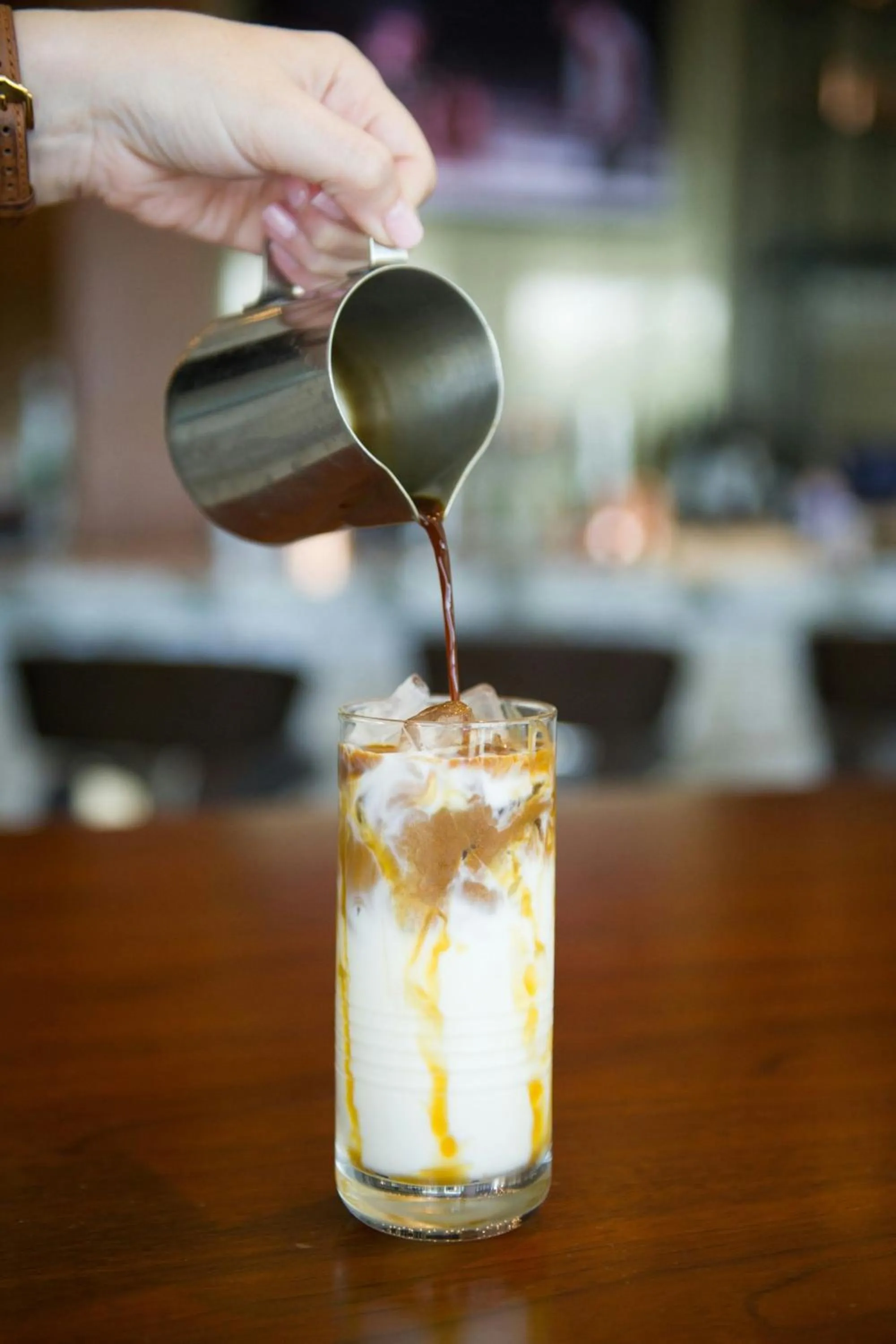 Lounge or bar in The CURRENT Hotel, Autograph Collection