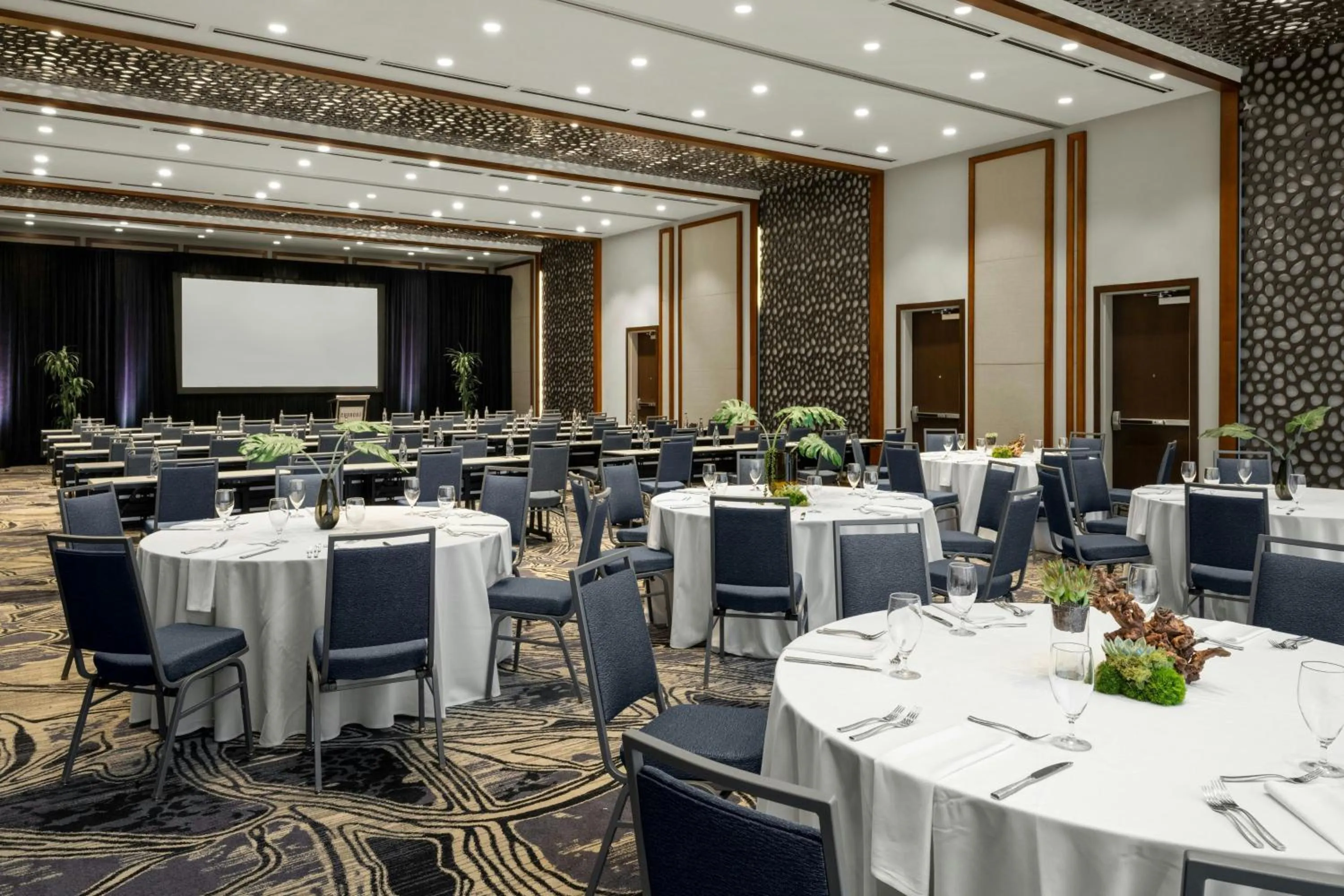 Meeting/conference room in The CURRENT Hotel, Autograph Collection