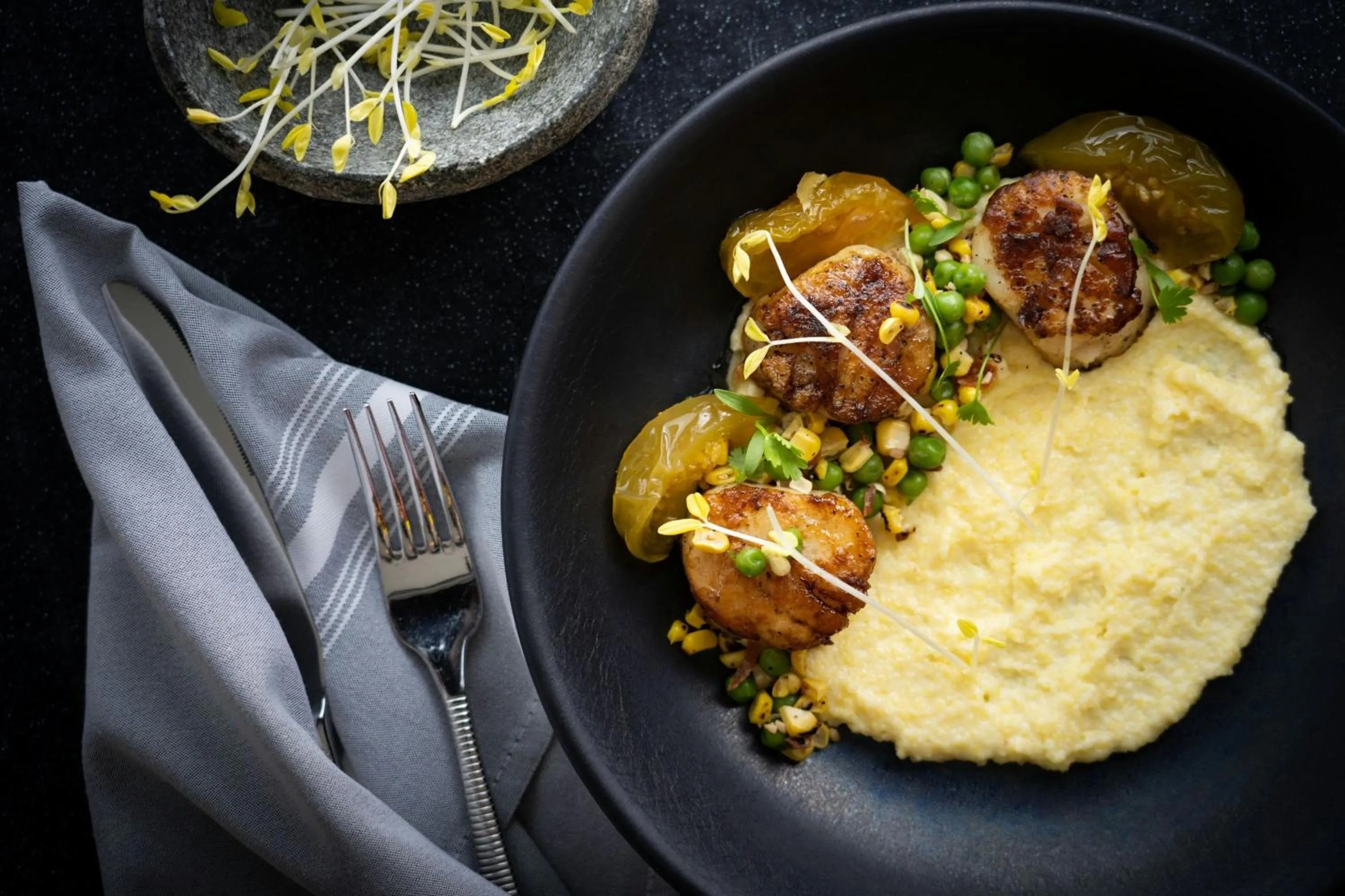 Restaurant/places to eat in The CURRENT Hotel, Autograph Collection