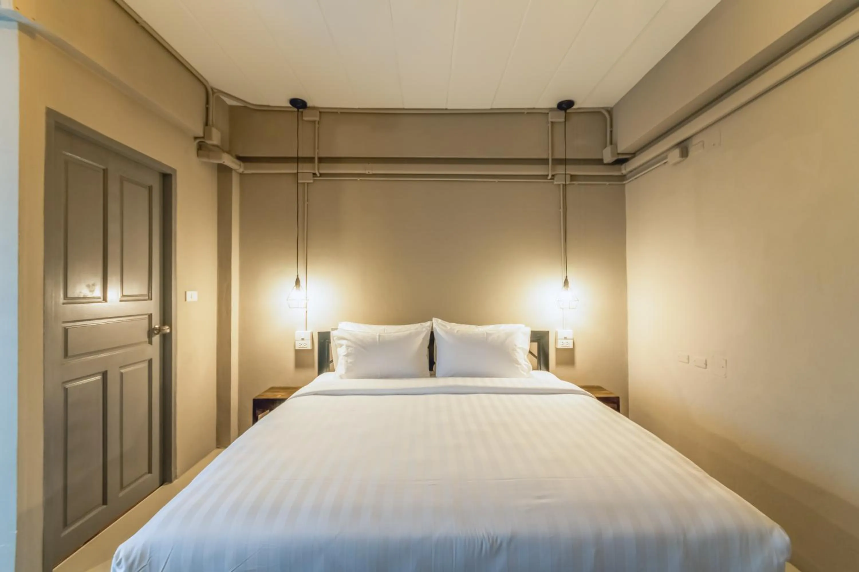 Bedroom, Bed in Life is Goood