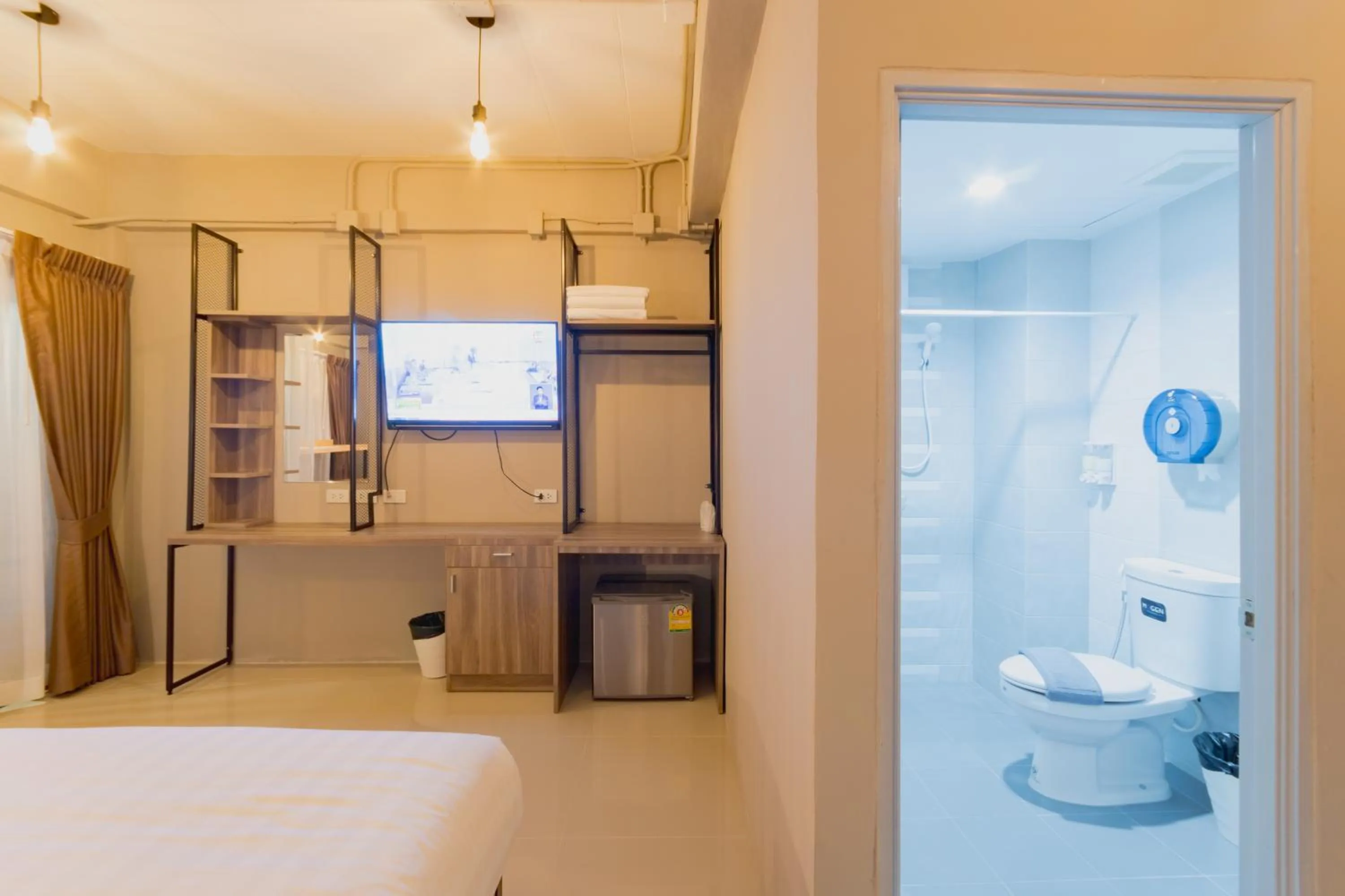 Communal lounge/ TV room in Life is Goood