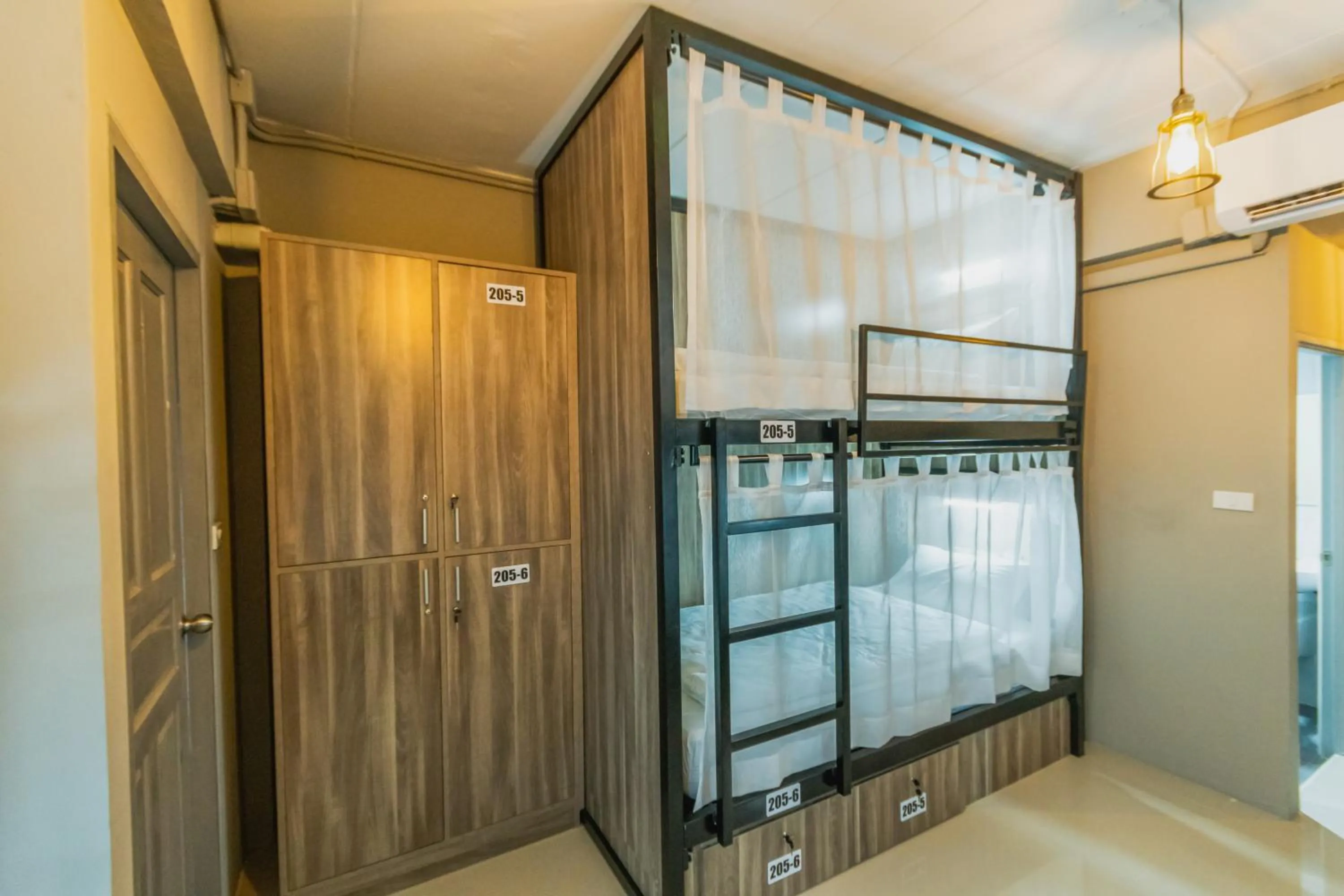 bunk bed in Life is Goood