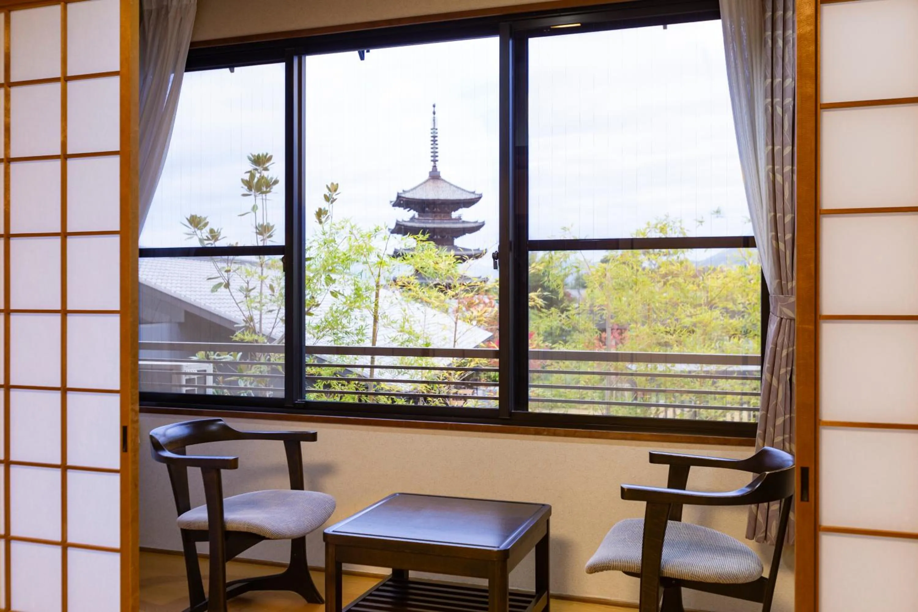Photo of the whole room in Kyoto Higashiyamaso