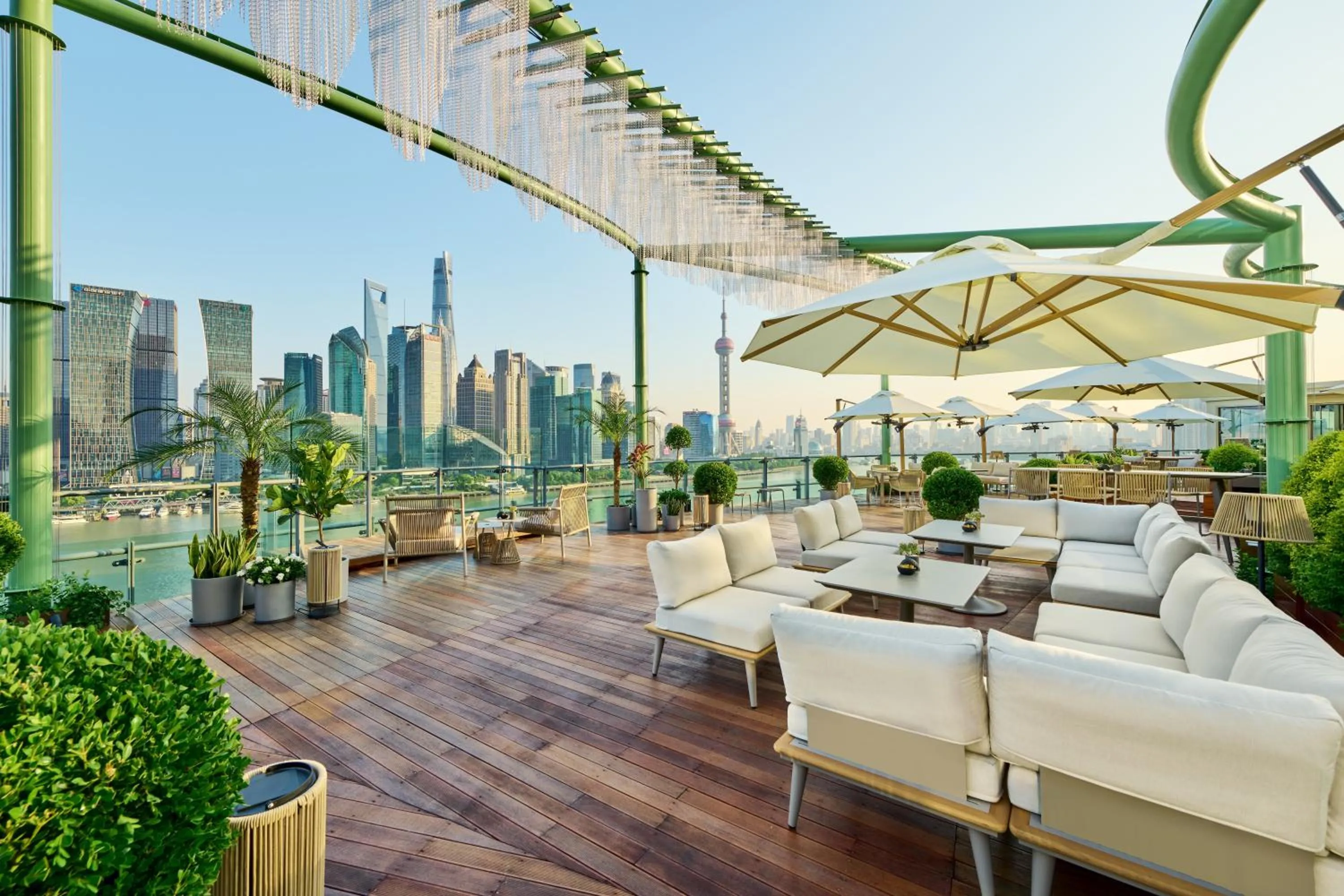 Day in Banyantree Shanghai On the Bund - Tales rooftop bar boasts a jaw-dropping panoramic vista