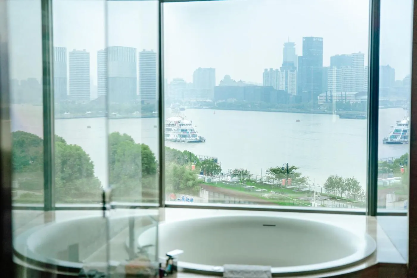 Bathroom in Banyantree Shanghai On the Bund - Tales rooftop bar boasts a jaw-dropping panoramic vista