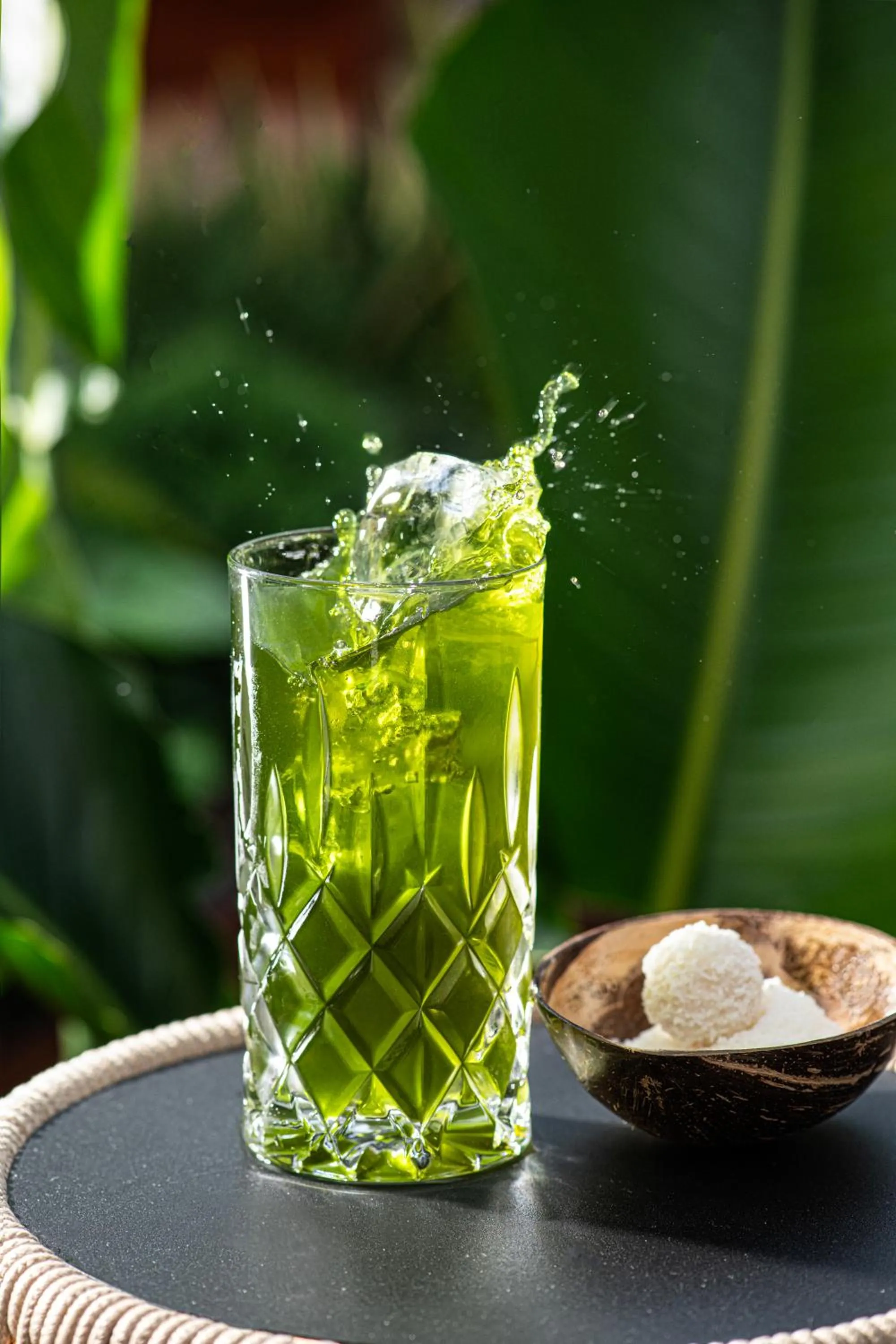 Food and drinks in Banyantree Shanghai On the Bund - Tales rooftop bar boasts a jaw-dropping panoramic vista