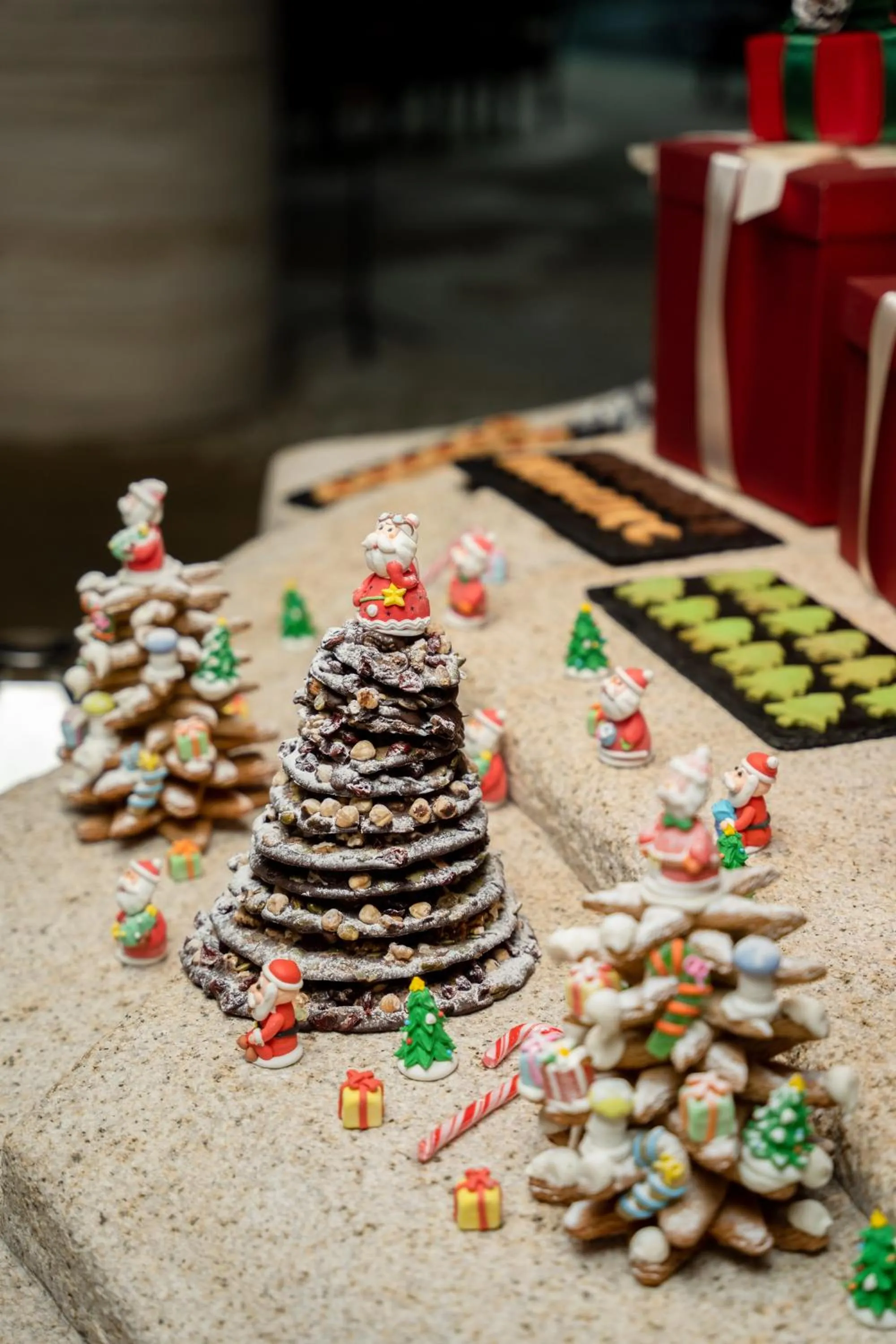 Food and drinks in Banyantree Shanghai On the Bund - Tales rooftop bar boasts a jaw-dropping panoramic vista