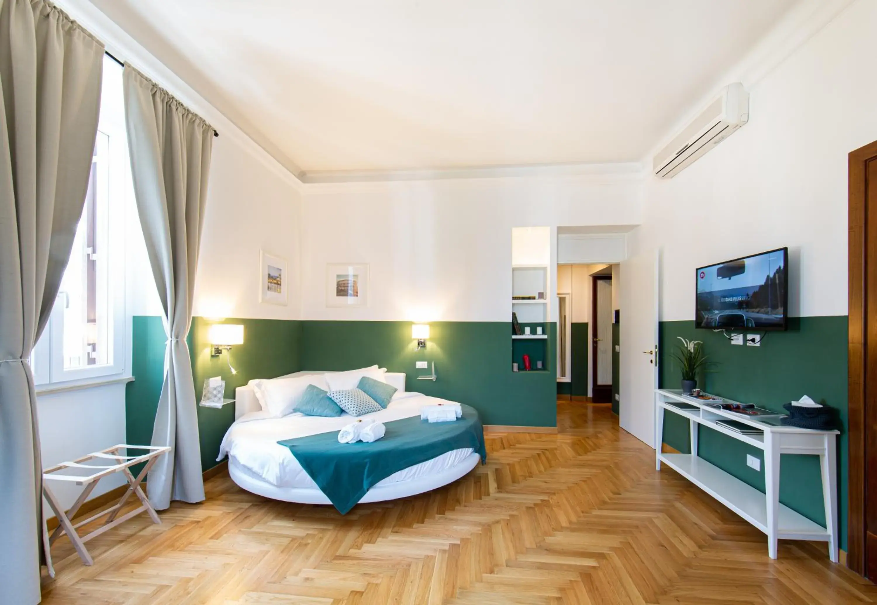 King Suite in Lombardia40 Luxury Suites King Suite in Lombardia40 Luxury Suites