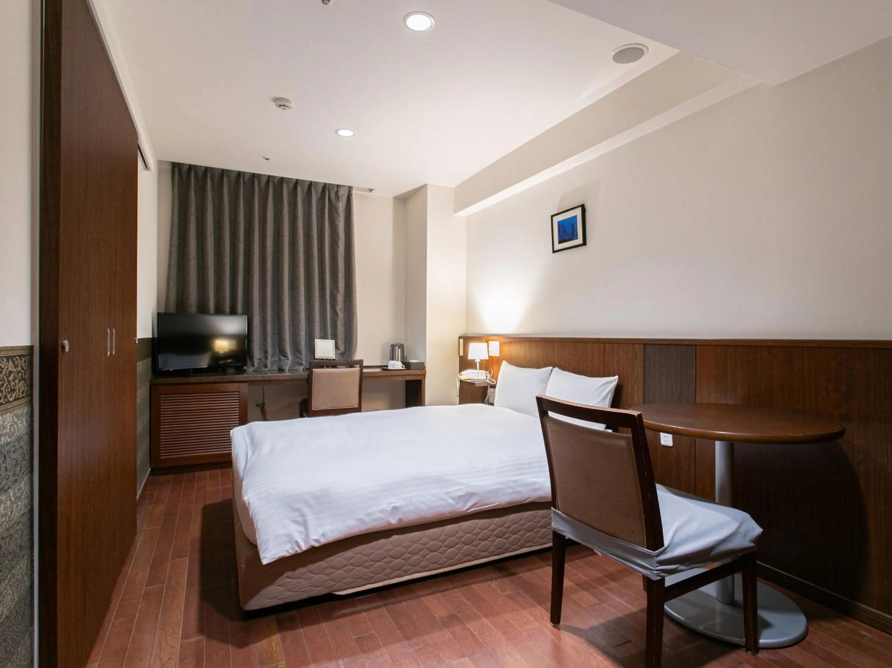 Photo of the whole room, Bed in Sutton Hotel Hakata City