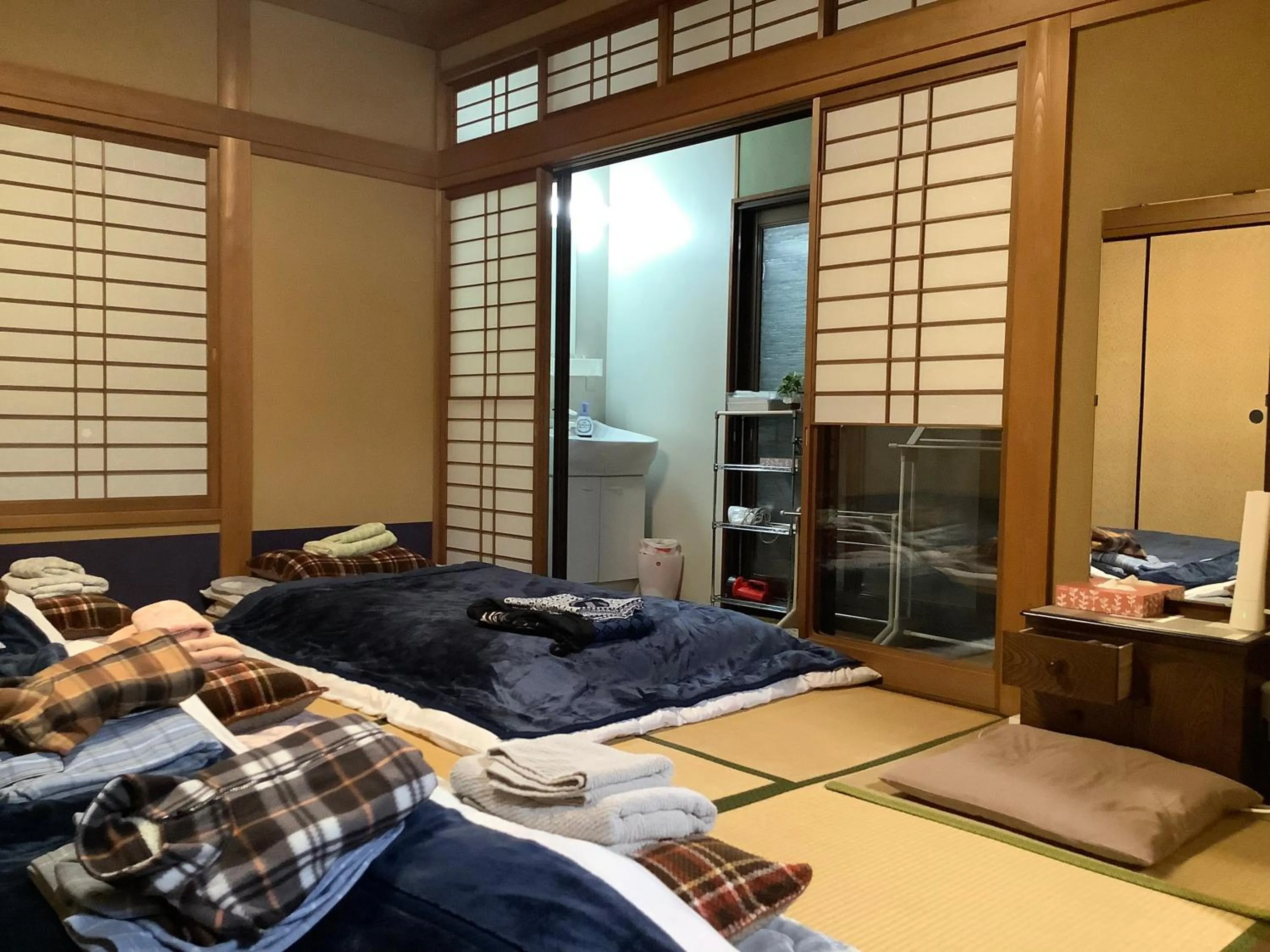 Photo of the whole room, Bed in Kamuroan