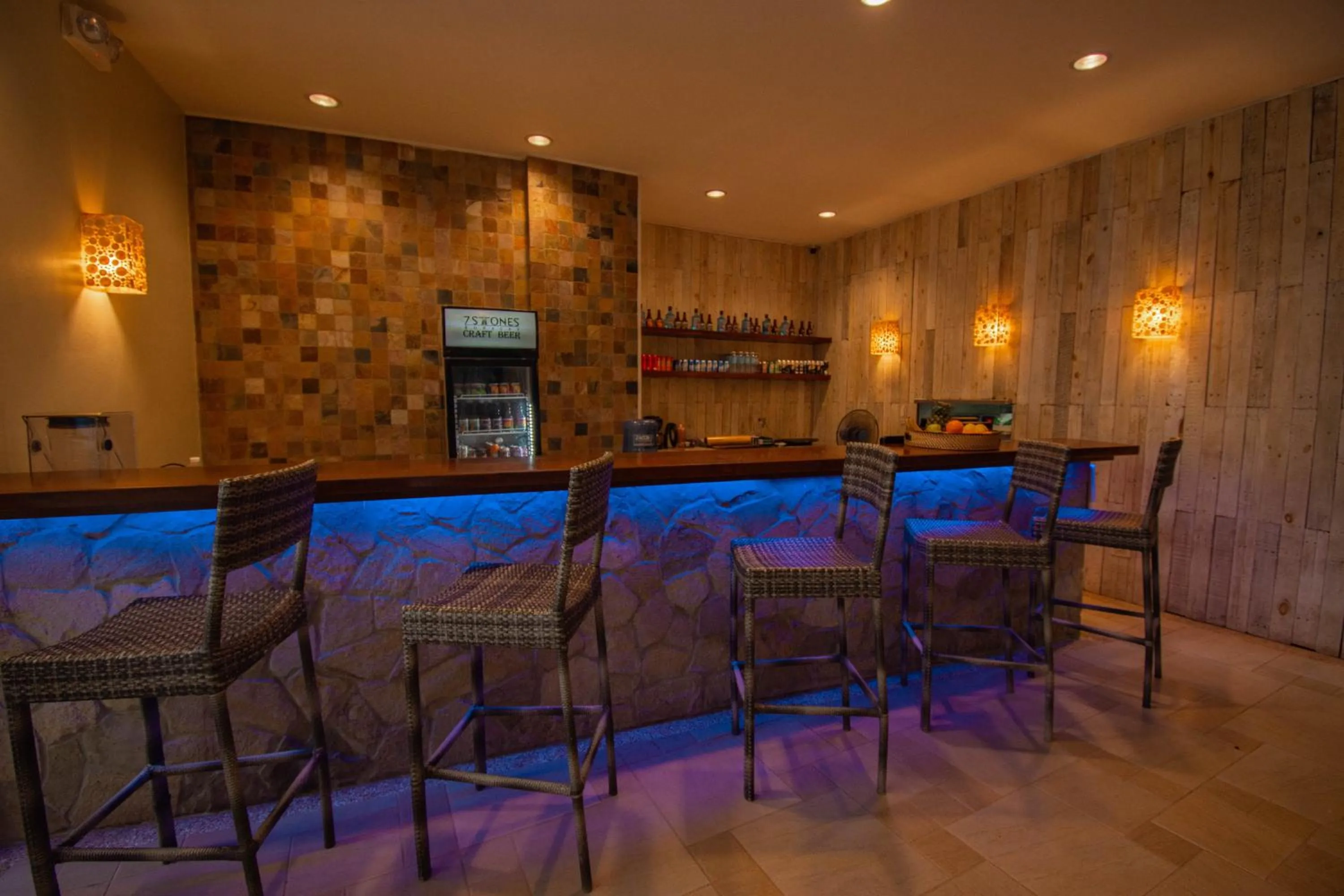 Restaurant/places to eat in 7Stones Boracay