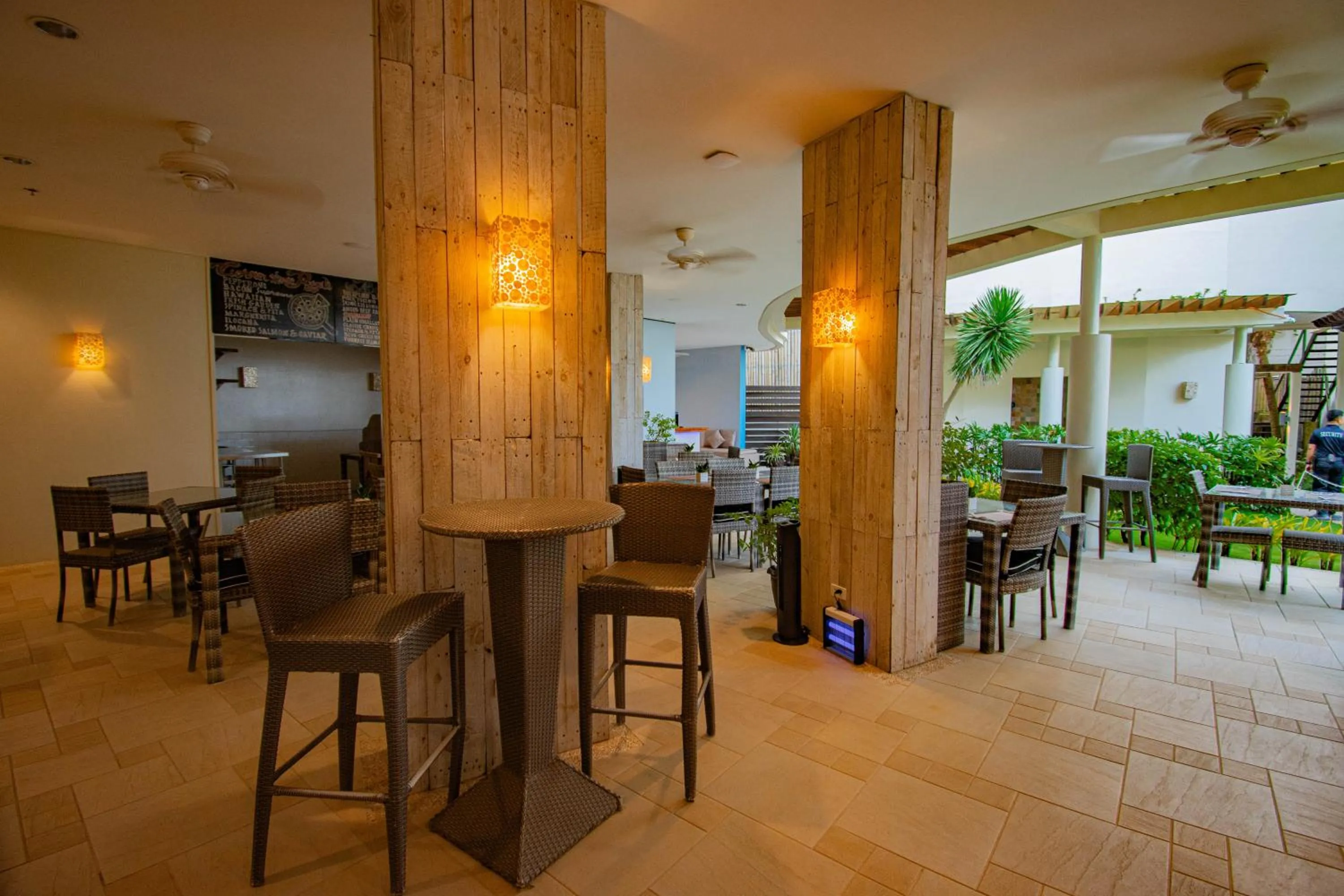 Restaurant/places to eat in 7Stones Boracay