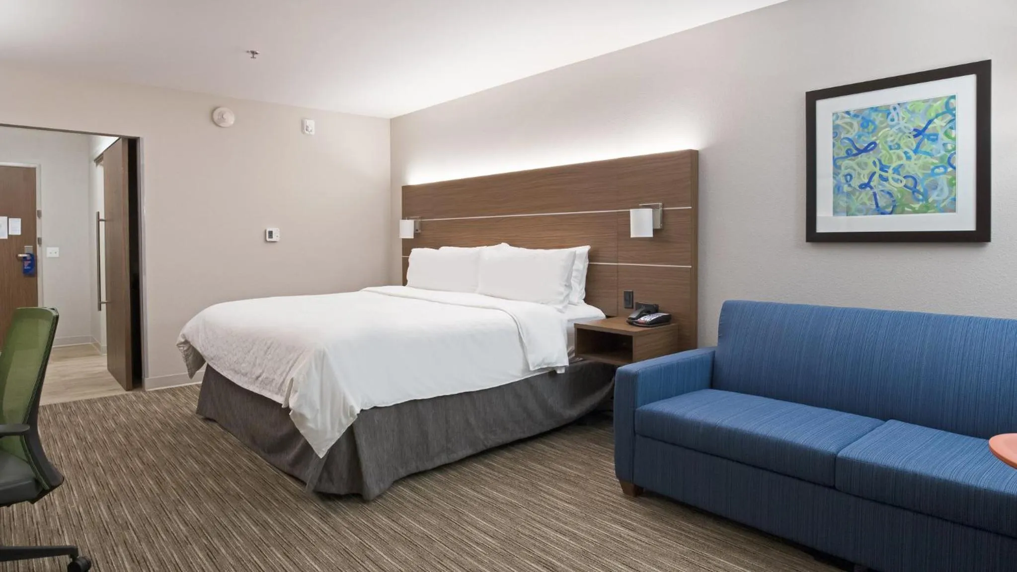 Photo of the whole room, Bed in Holiday Inn Express & Suites Racine by IHG