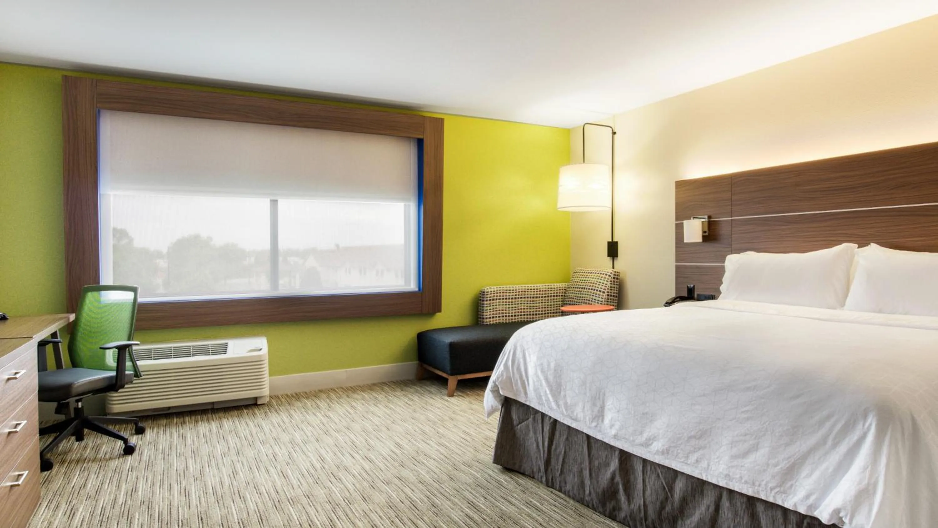 Photo of the whole room, Bed in Holiday Inn Express & Suites Racine by IHG