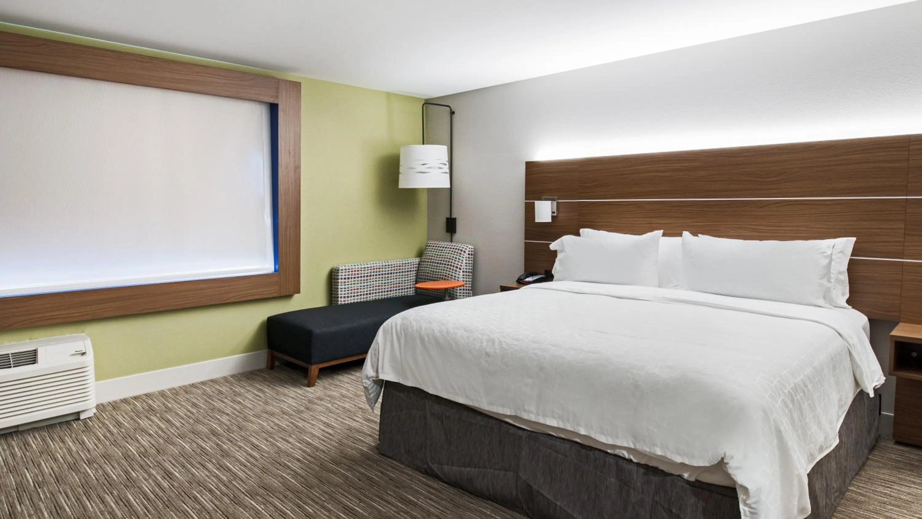 Bed in Holiday Inn Express & Suites Racine by IHG