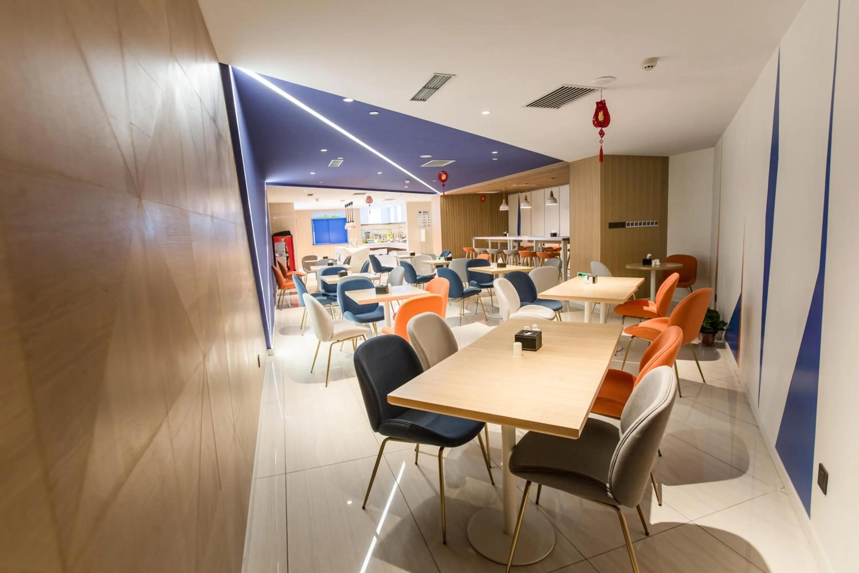 Restaurant/places to eat in Holiday Inn Express Xi'an Bell Tower by IHG