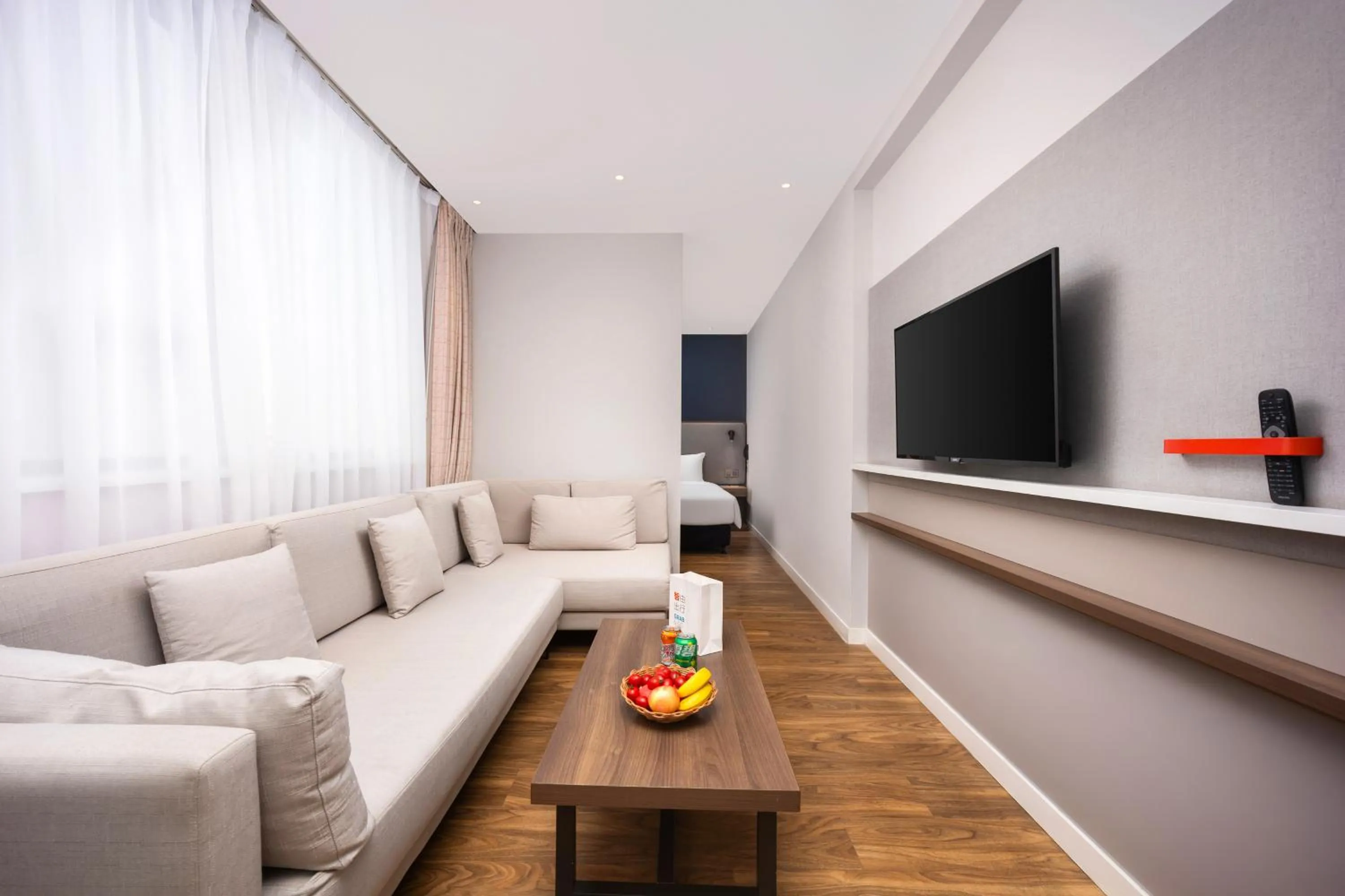 Photo of the whole room in Holiday Inn Express Xi'an Bell Tower by IHG