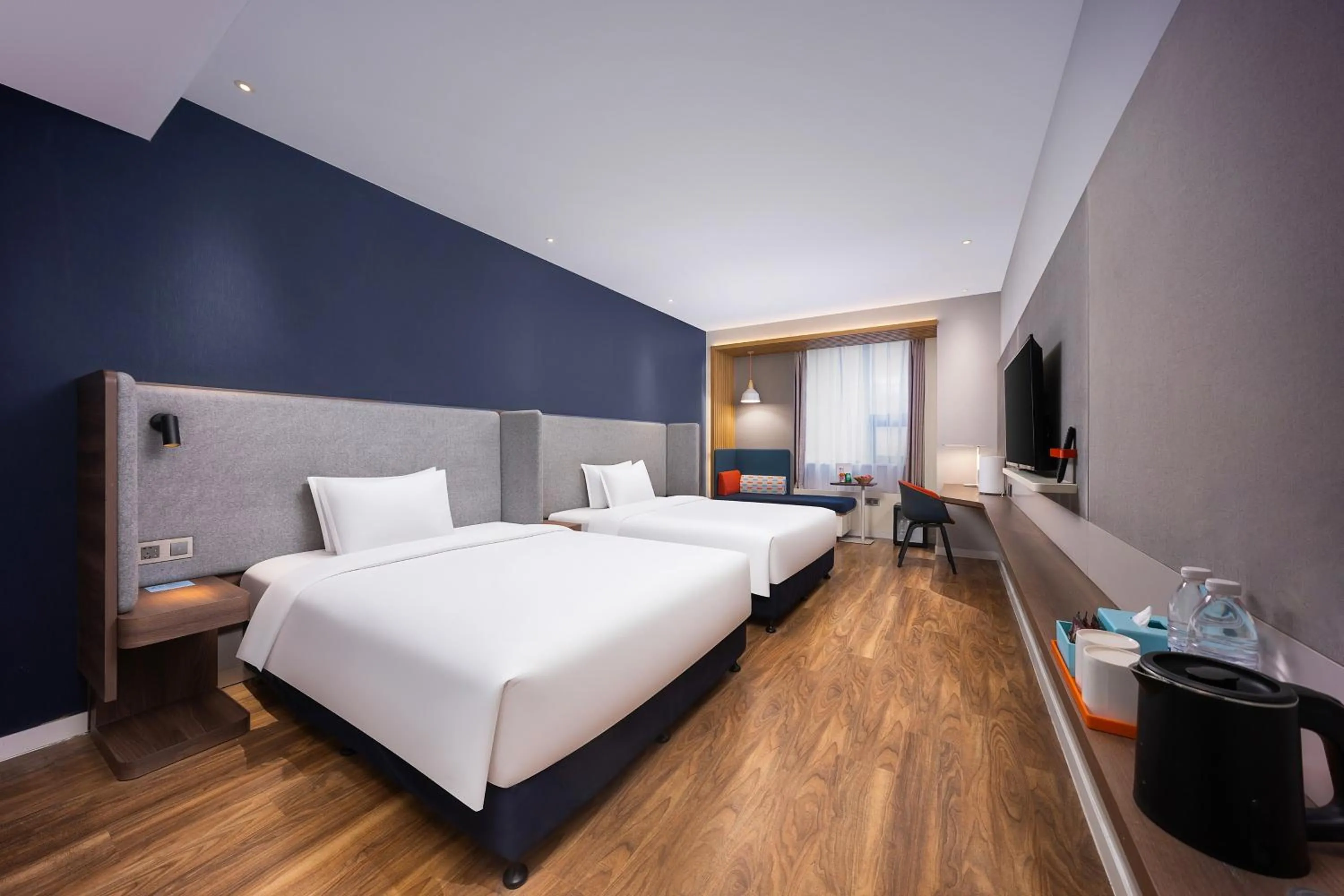 Bed in Holiday Inn Express Xi'an Bell Tower by IHG