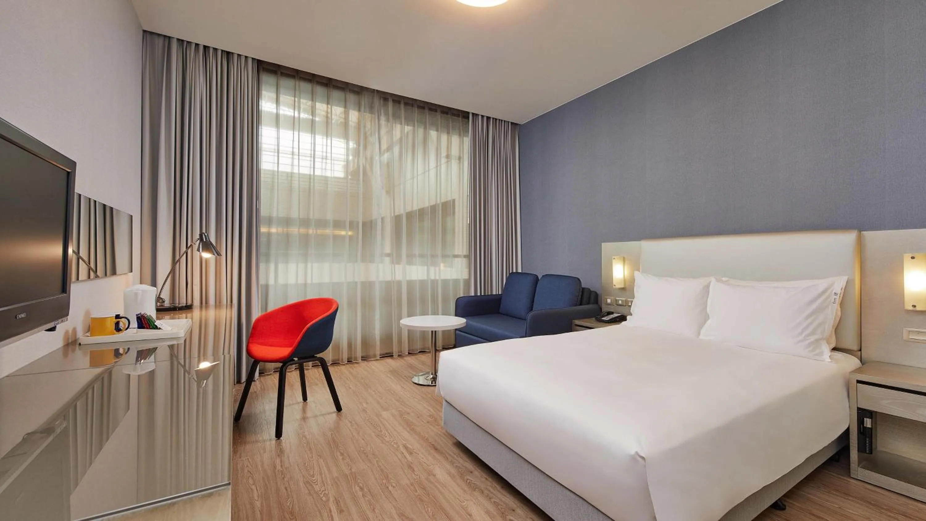 Bedroom, Bed in Holiday Inn Express Taichung Park by IHG