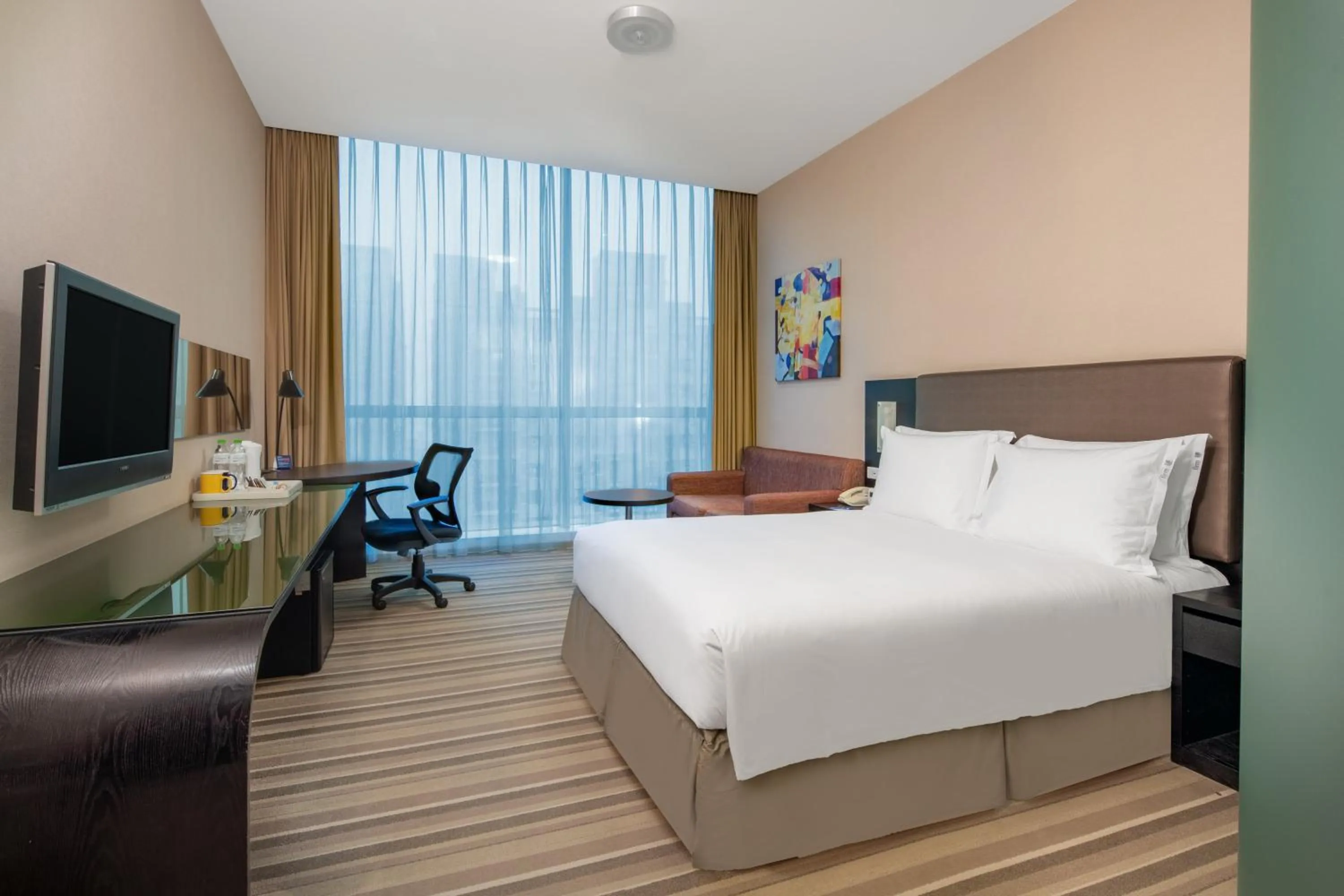 Photo of the whole room, Bed in Holiday Inn Express Taichung Park by IHG