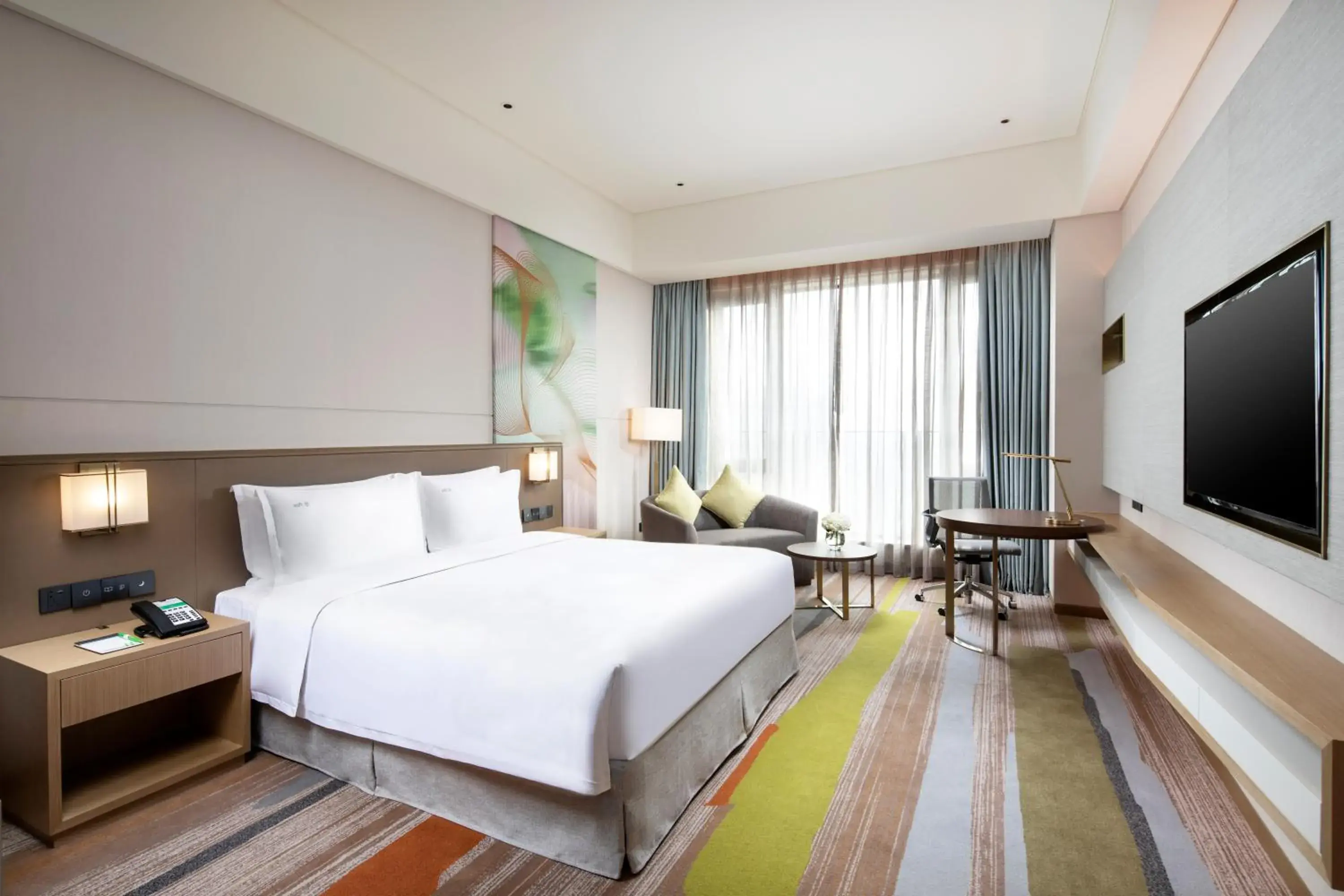 Standard King Room - High Floor in Holiday Inn Shunde by IHG Standard King Room - High Floor in Holiday Inn Shunde by IHG