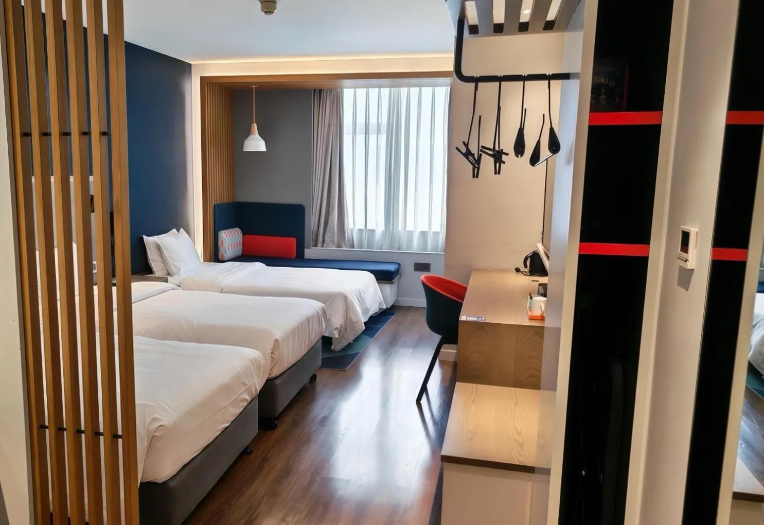 Bed in Holiday Inn Express Chengdu North Railway Station by IHG - Near Panda Base, Near Chunxi Road Free laundromat