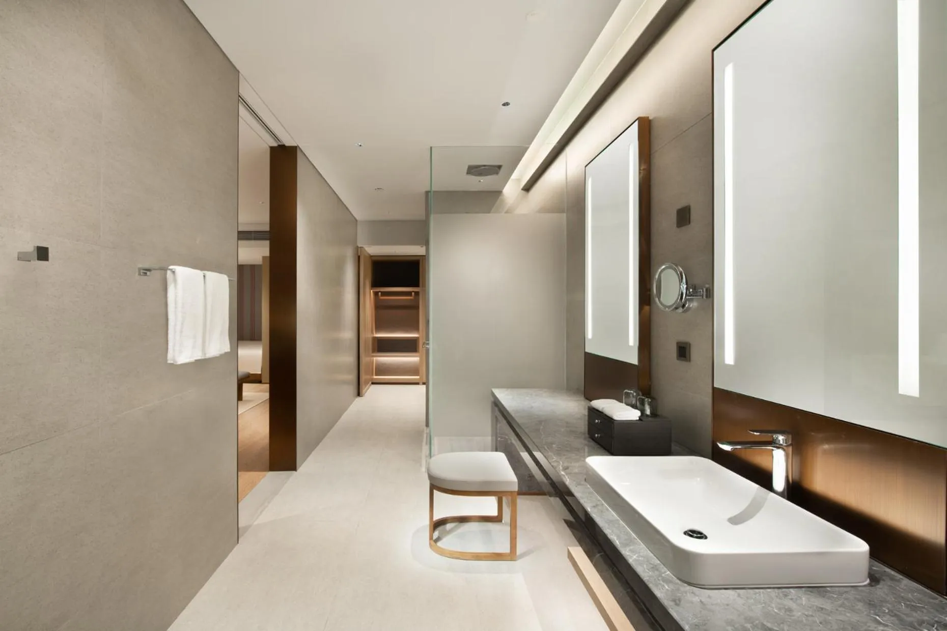 Toilet, Bed in Crowne Plaza Zunhua Hot Spring Town by IHG