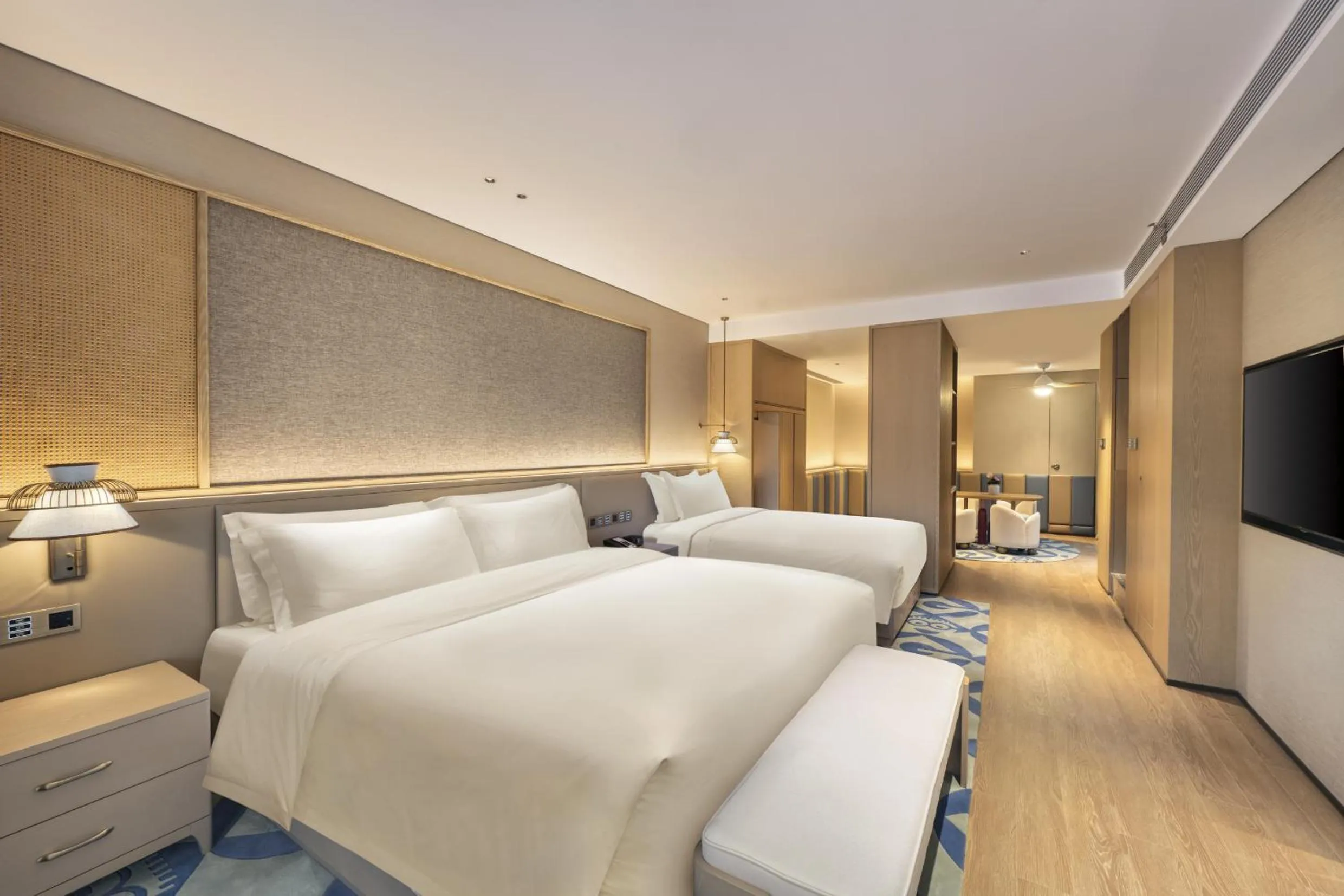 Bed in Crowne Plaza Zunhua Hot Spring Town by IHG
