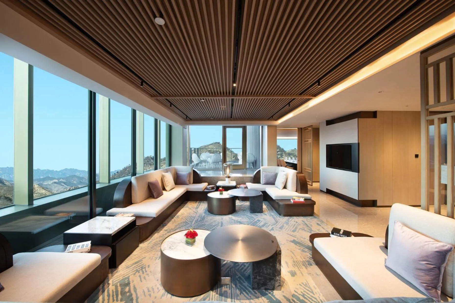 Restaurant/places to eat in Crowne Plaza Zunhua Hot Spring Town by IHG