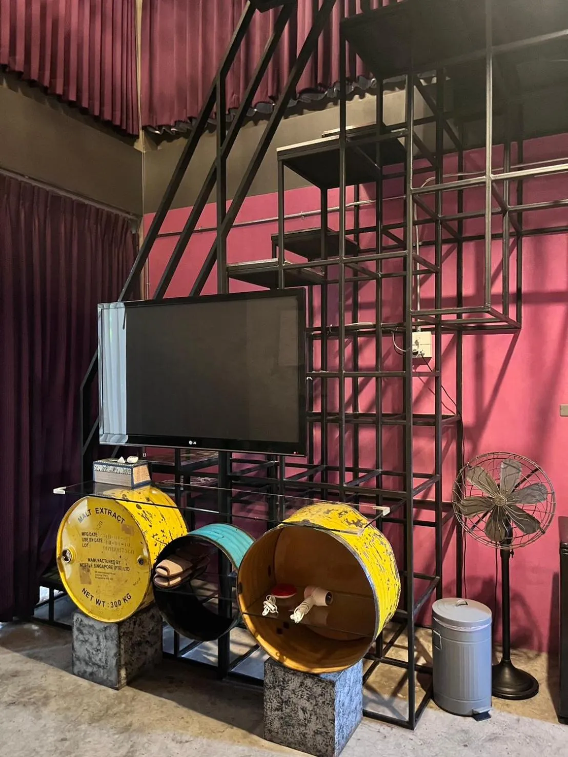 TV and multimedia in Villa Thapae