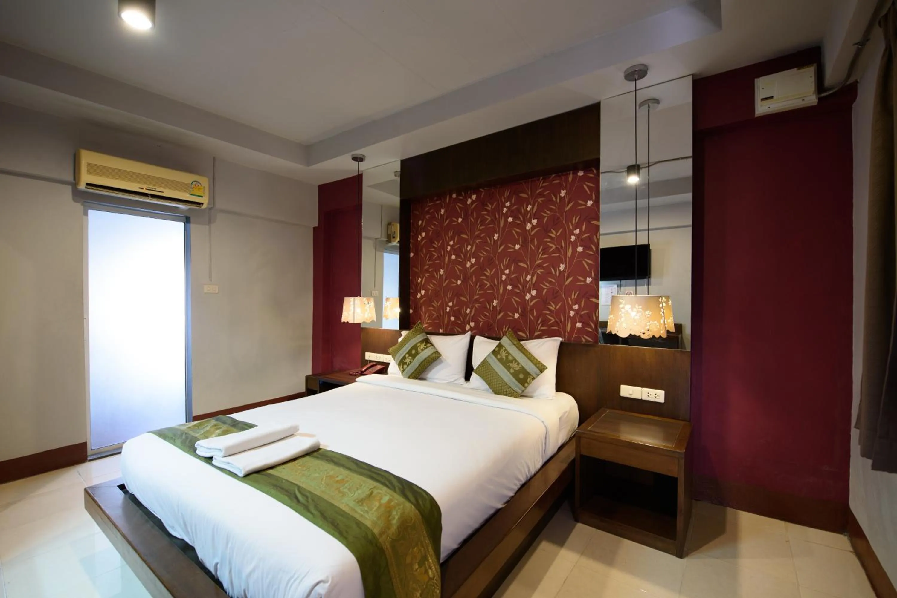 Bed in Chanaplace Lanna