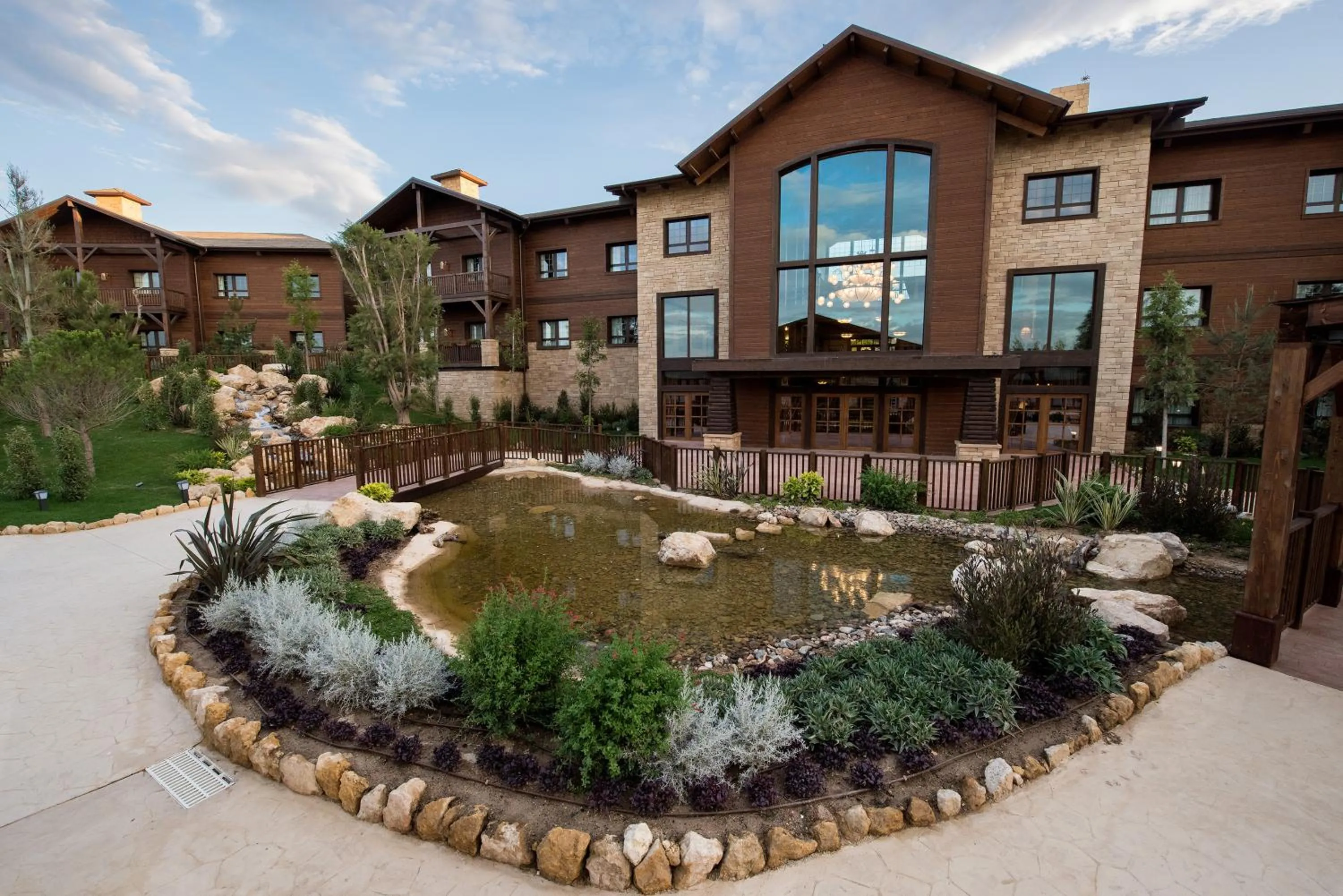 Property building in PortAventura Hotel Colorado Creek - Includes unlimited access to PortAventura Park & 1 access to Ferrari Land