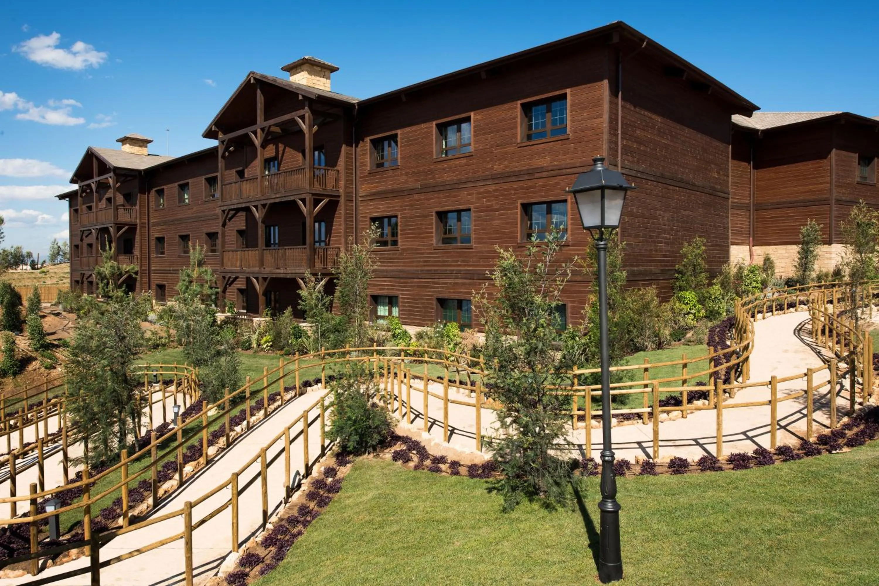 Property building in PortAventura Hotel Colorado Creek - Includes unlimited access to PortAventura Park & 1 access to Ferrari Land