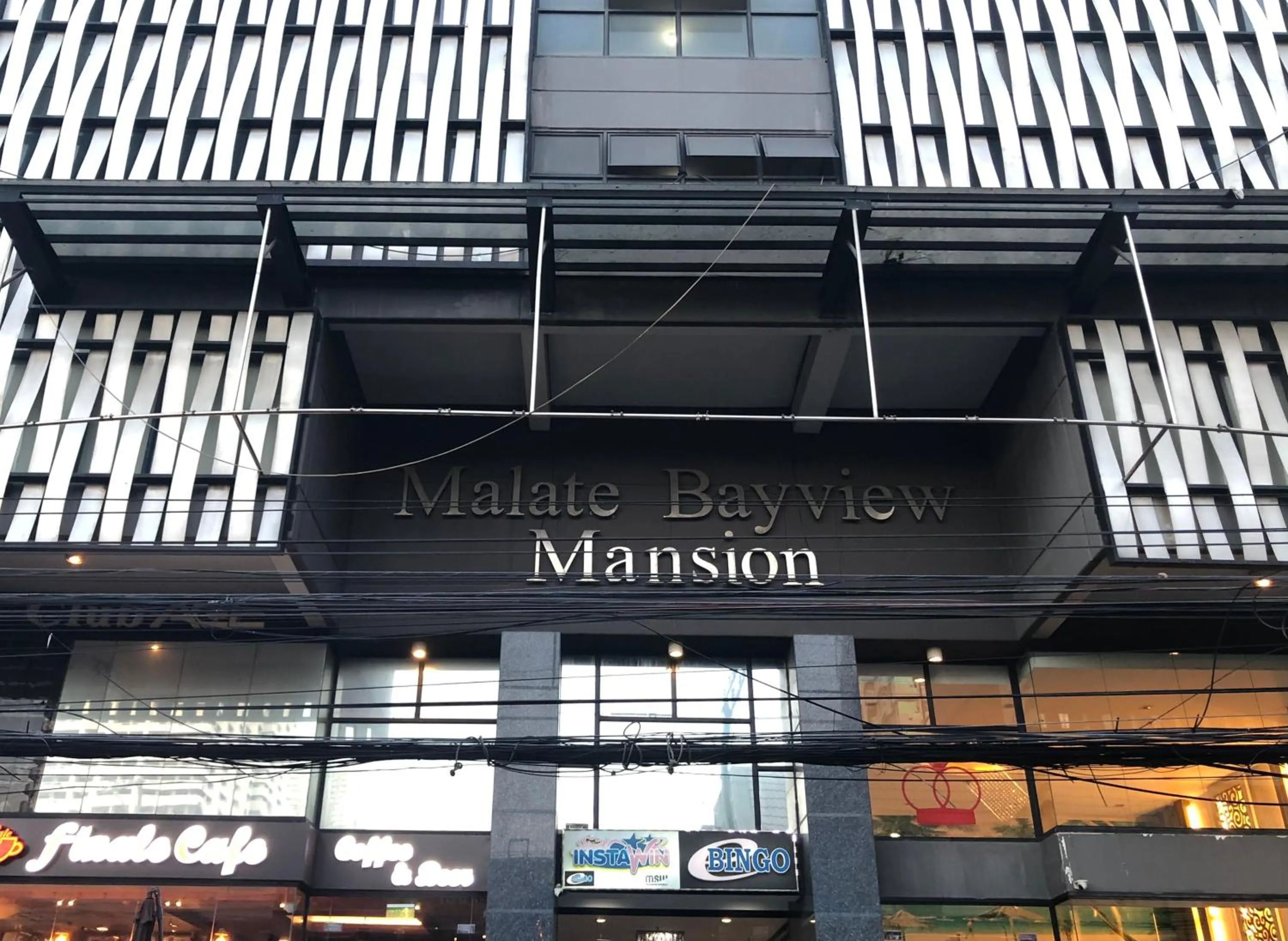 Property building in Malate Bayview Mansion city view