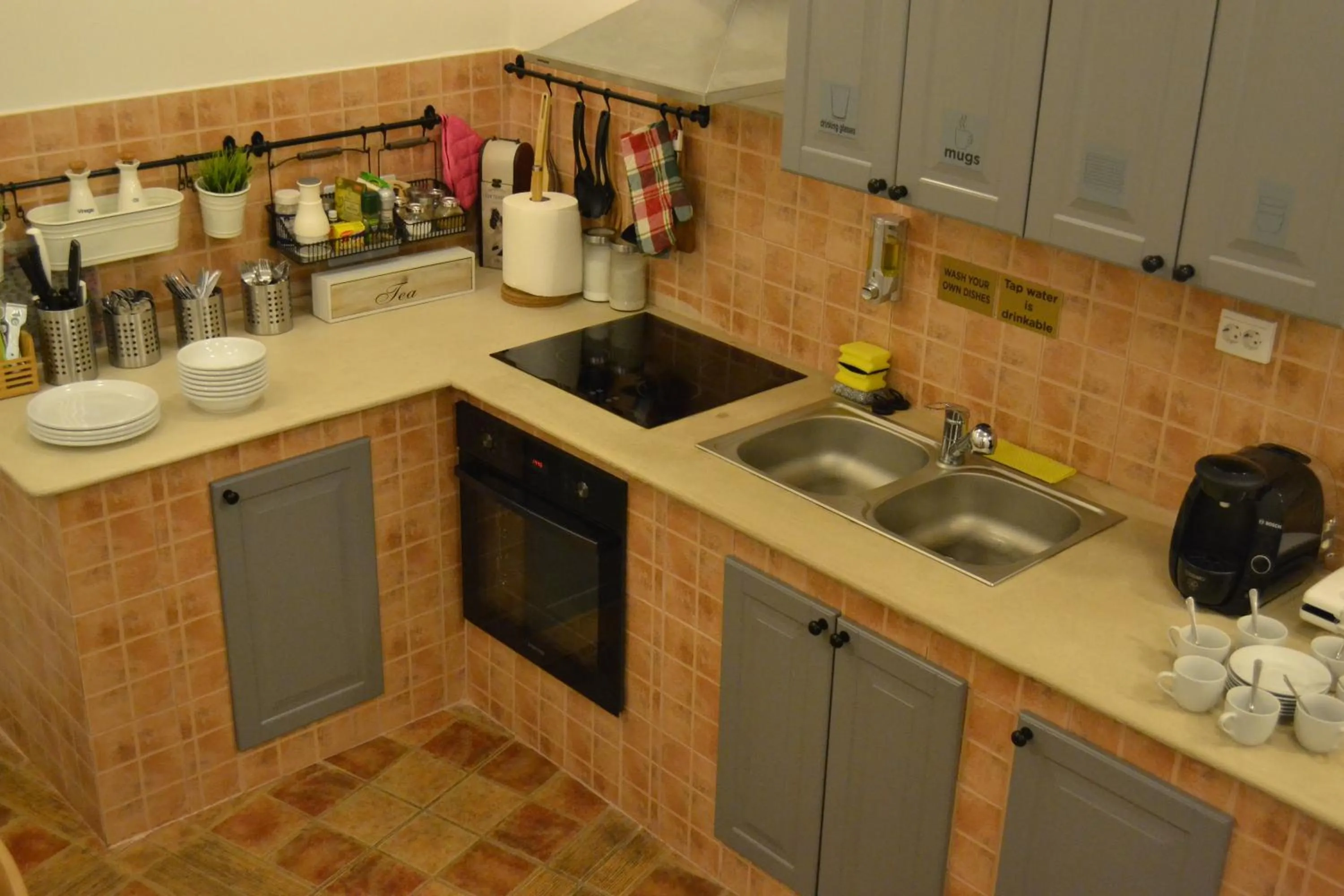 Photo of the whole room in Antique Hostel