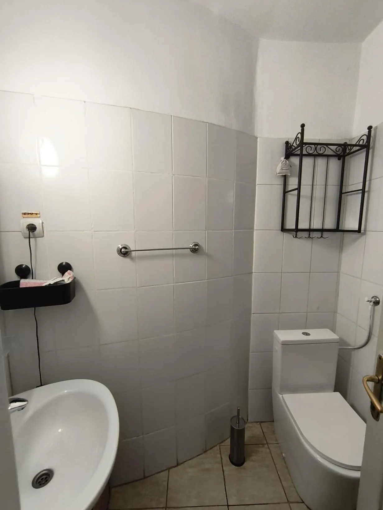 Toilet in Antique Hostel