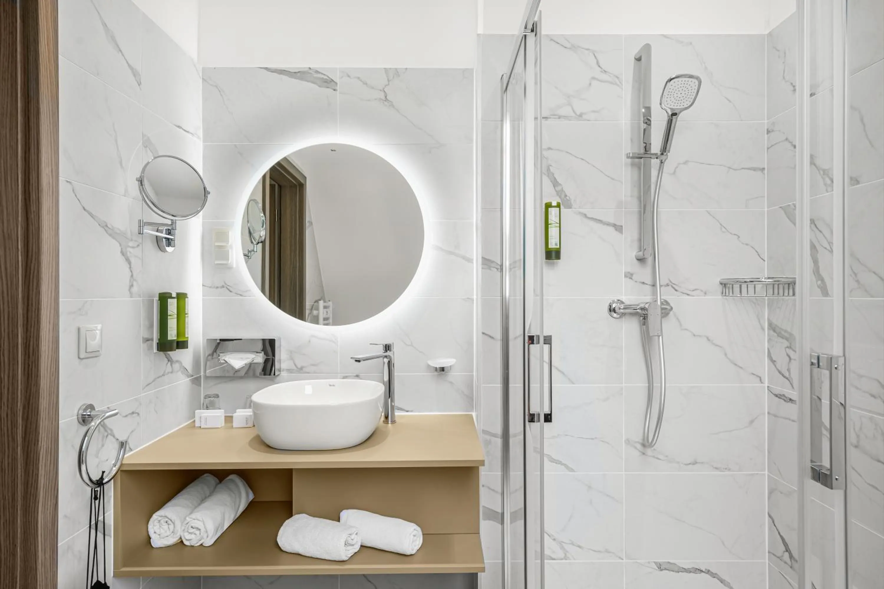 Bathroom in Kenese Bay Garden Resort & Conference