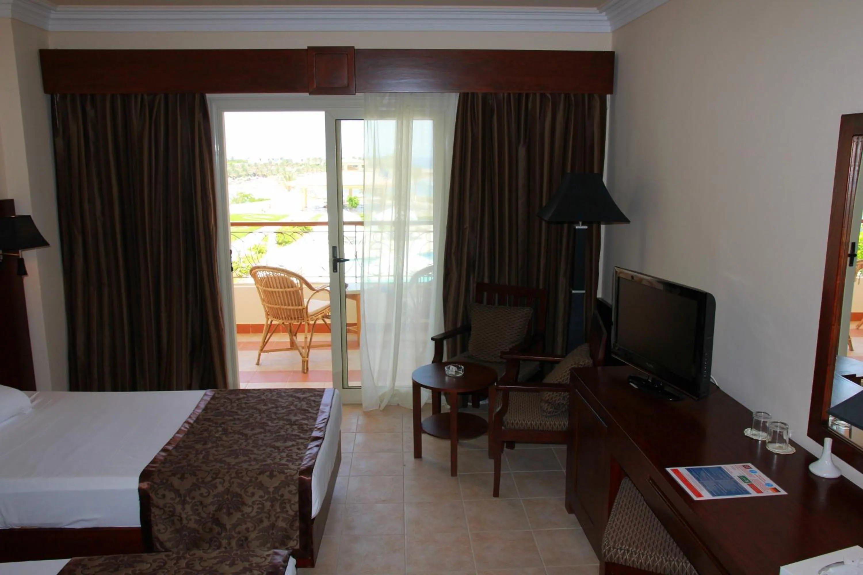 Bedroom, Bed in Royal Brayka Beach Resort
